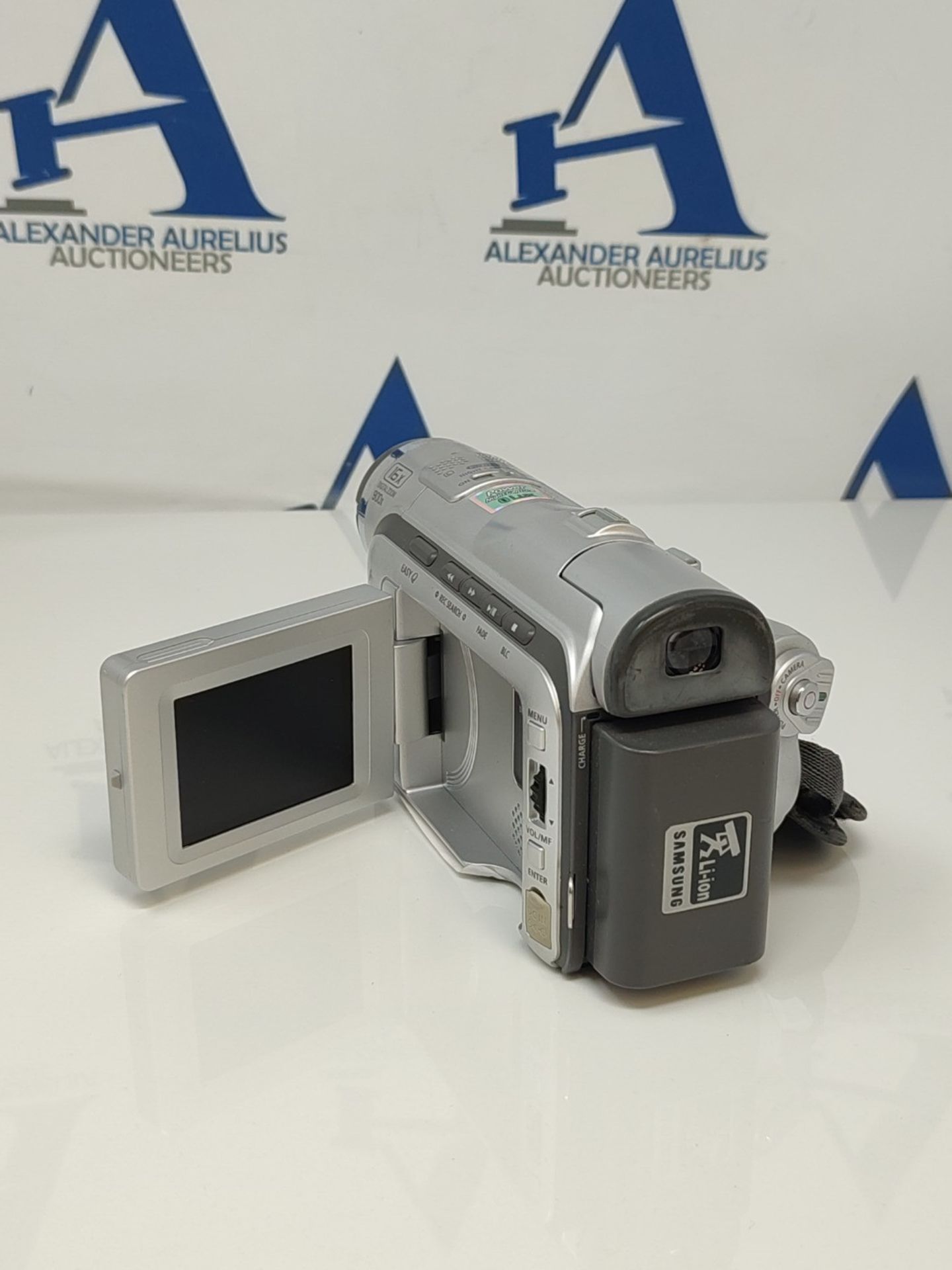 RRP £65.00 Samsung VP-D101 MiniDV 16x Optical Zoom Camcorder Digital Video Camera & Charger - Image 2 of 3
