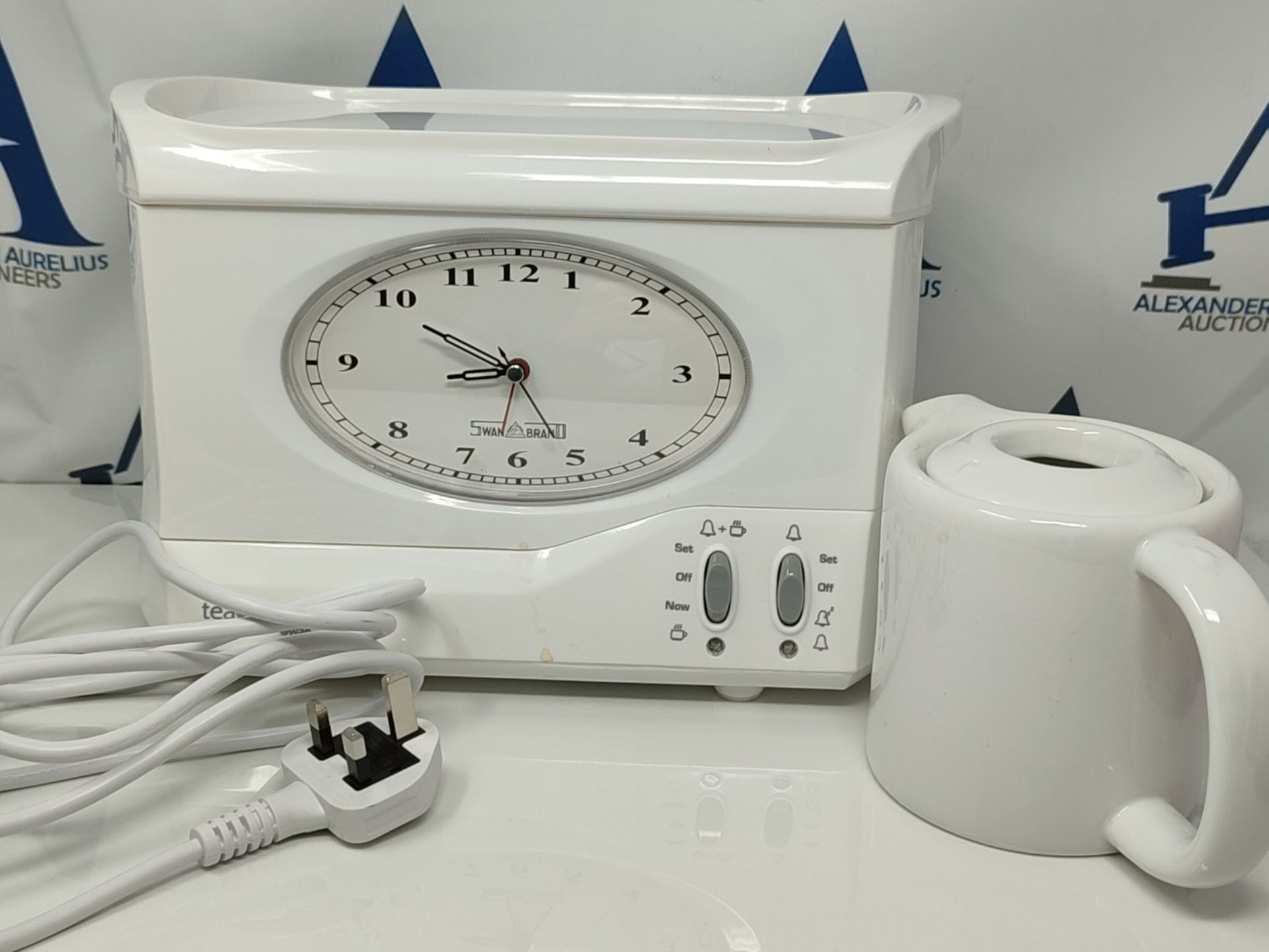 RRP £65.00 Swan Vintage Teasmade - Rapid Boil with Clock and Alarm, Featuring a Clock Light with - Image 2 of 2