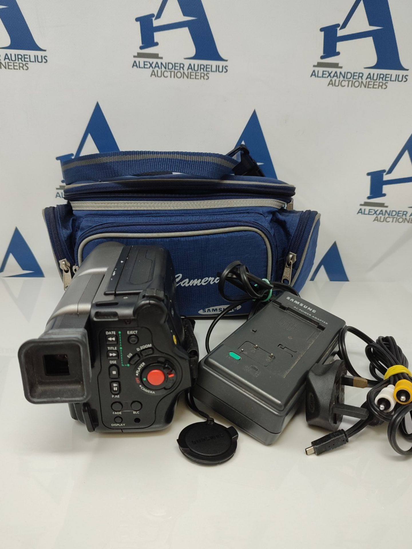 SAMSUNG VP-A22 CAMCORDER ANALOGUE TAPE VIDEO CAMERA - Image 2 of 2