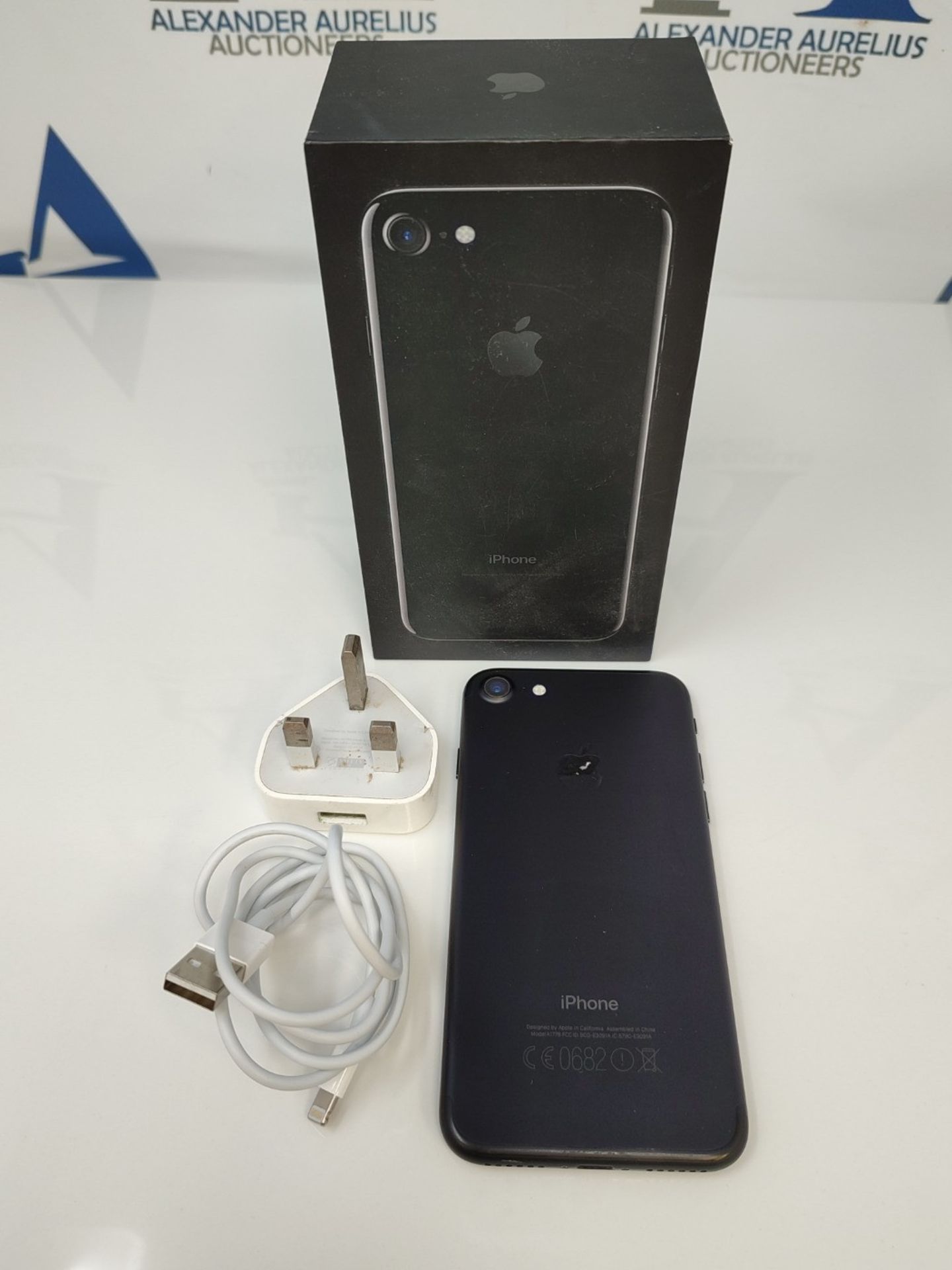Apple iPhone 7 model A1778 - Image 2 of 2