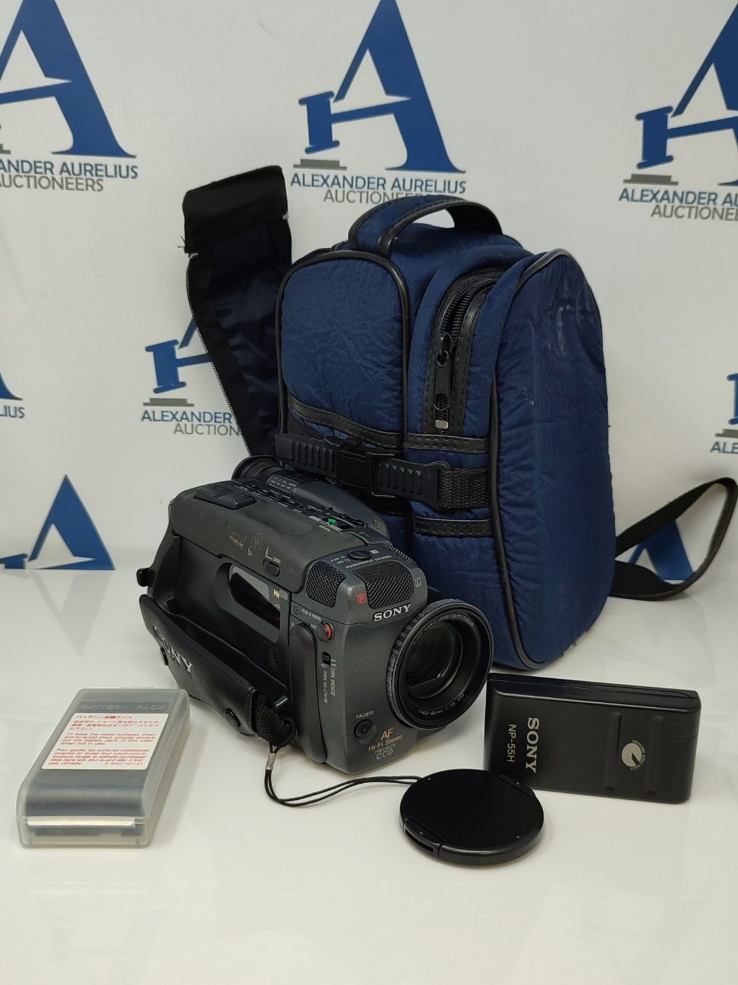 Vintage Sony Handycam CCD-TR805E Video Hi8 Camera Camcorder