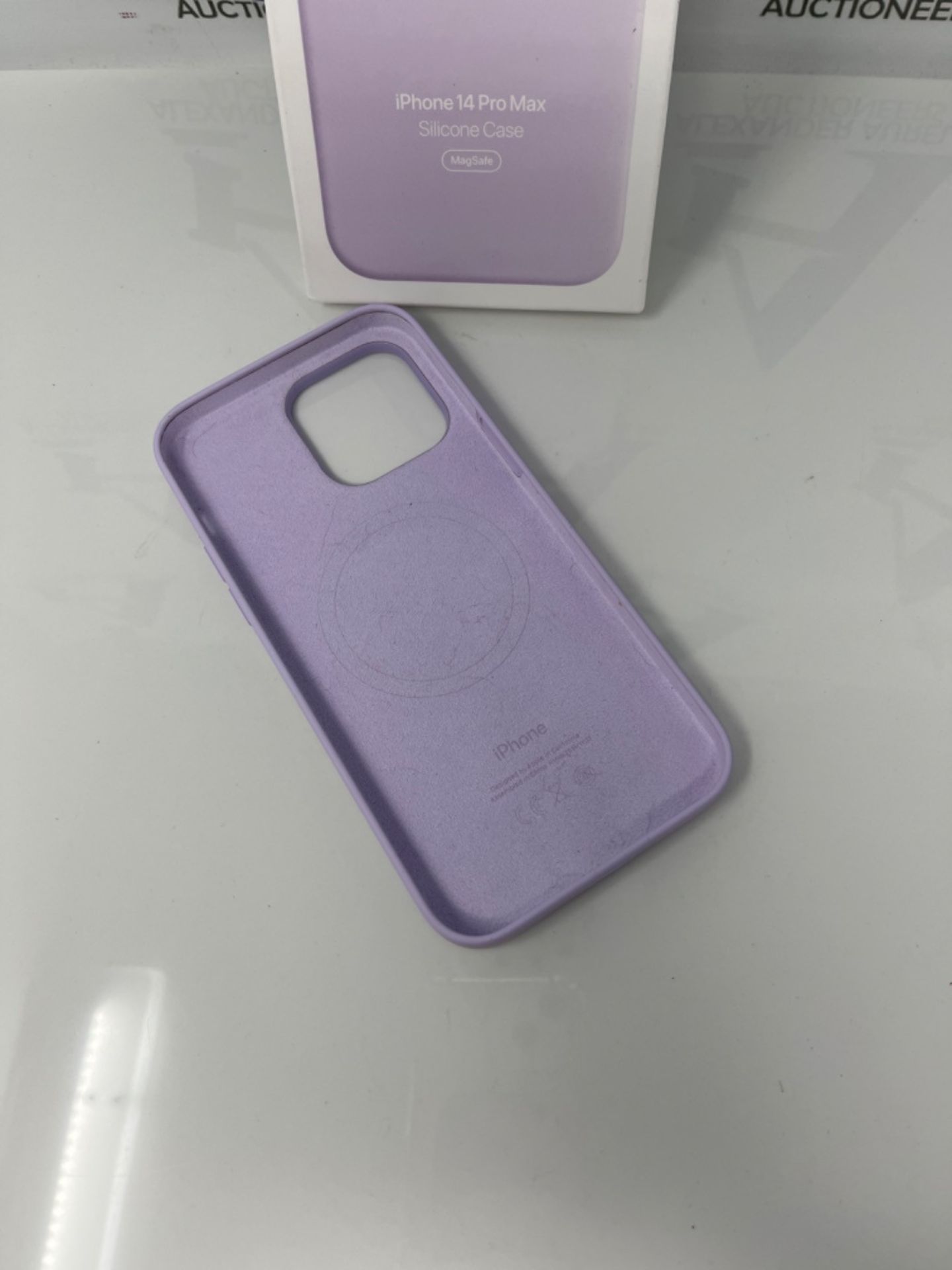 Apple iPhone 14 Pro Max Silicone Case with MagSafe - Lilac â¬ 9 â¬ 9 â¬ 9 â? - Bild 3 aus 3