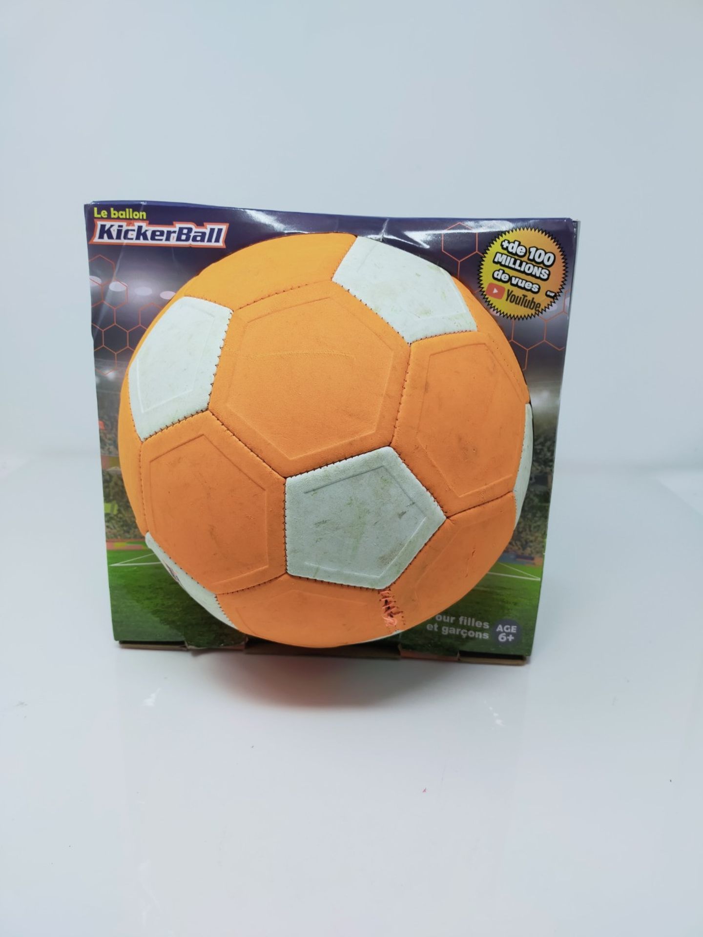 RRP £50.00 KICKER BALL Children's Ballon02 The ball plays like a professional - known from TV, or - Image 2 of 3