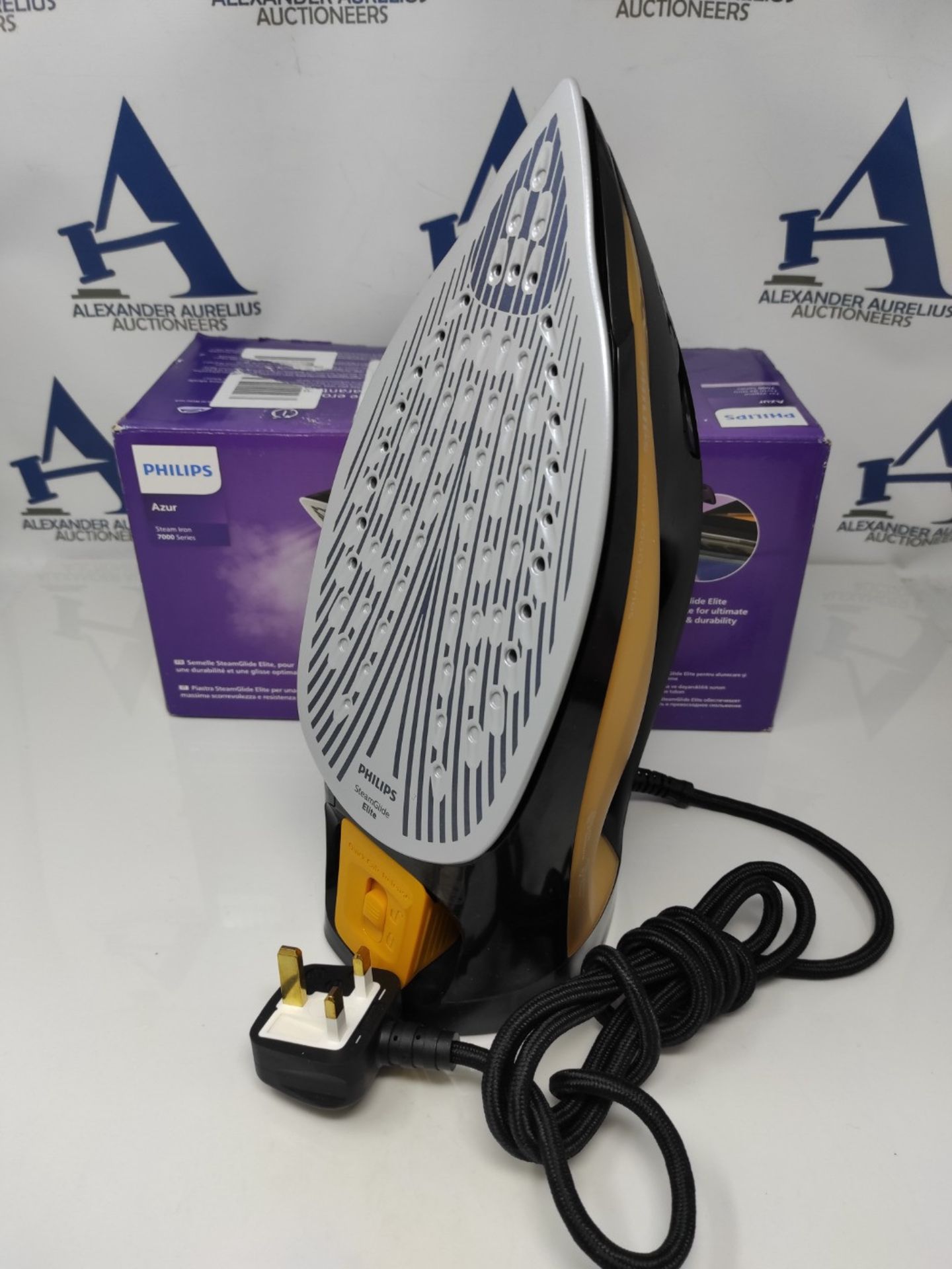 RRP £89.00 Philips 7000 Series Steam Iron, Powerful 2800W, 50g/min Steam, 250g Steam Boost, Steam - Image 2 of 3