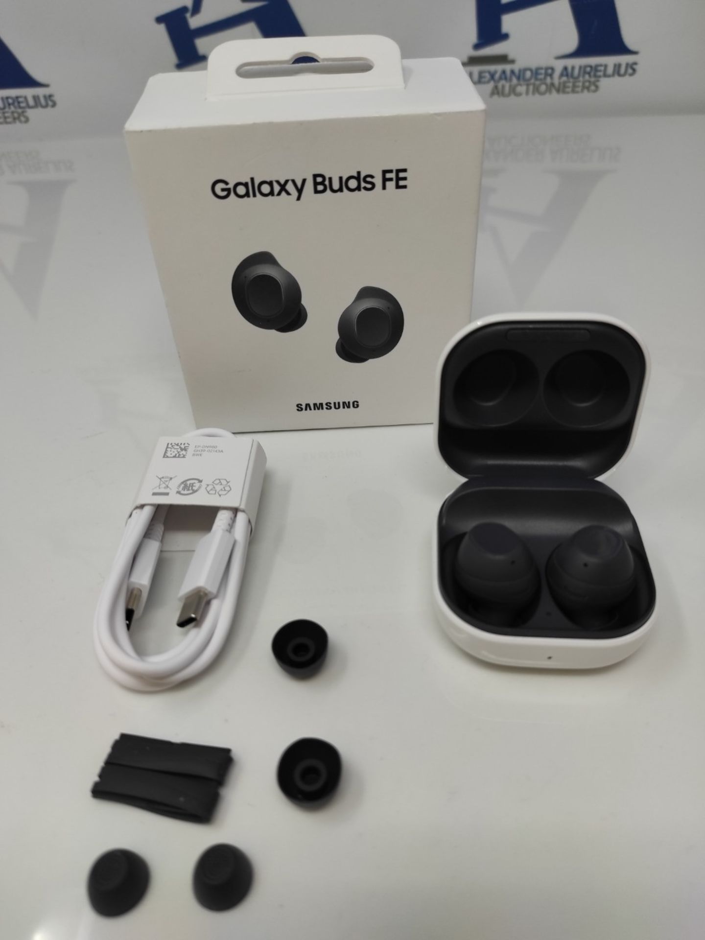 RRP £79.00 Samsung Galaxy Buds FE Wireless Earbuds, Active Noise Cancelling, Comfort Fit Graphite - Image 2 of 3