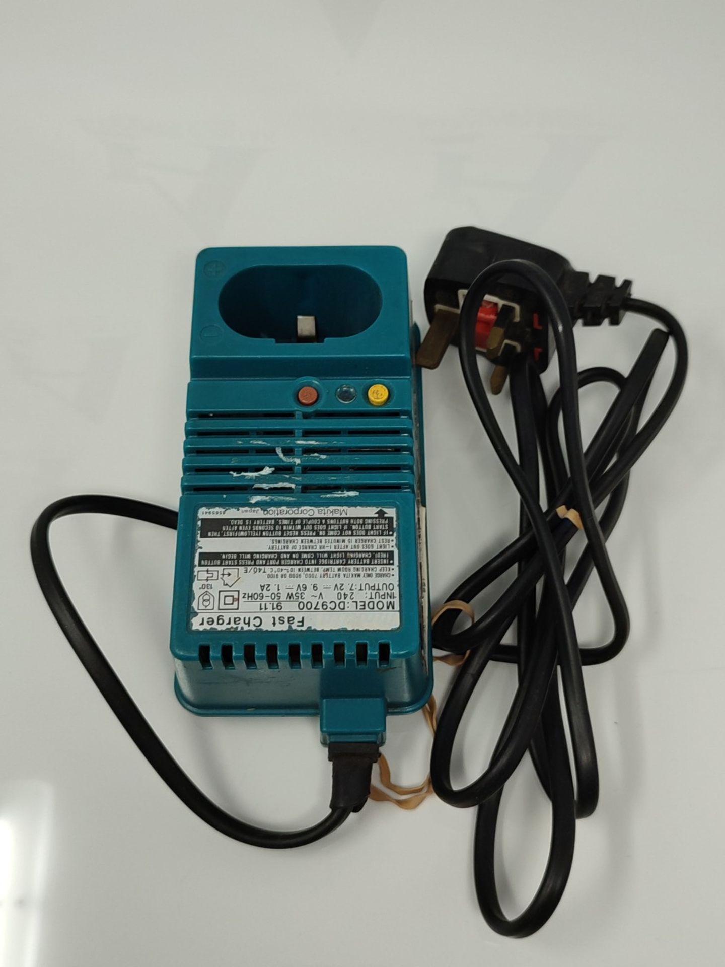 Makita DC9700 fast charger