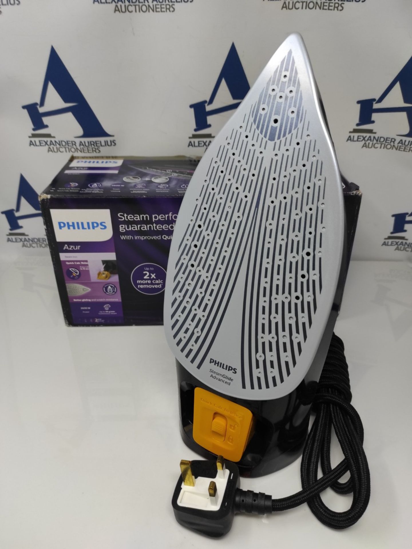 RRP £54.00 Philips Azur Steam Iron - 250 g Steam Boost - 2600 W - With SteamGlide Soleplate - 2.5 - Image 2 of 3