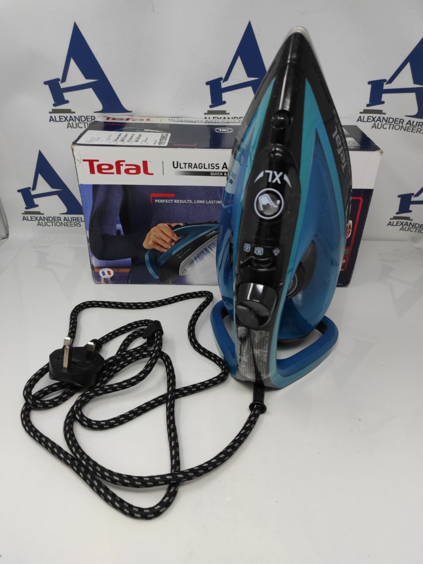 RRP £62.00 Tefal Ultragliss Plus Steam Iron, 2800W, 50g/min Steam Output, 260g/min Steam Boost, E - Bild 3 aus 3