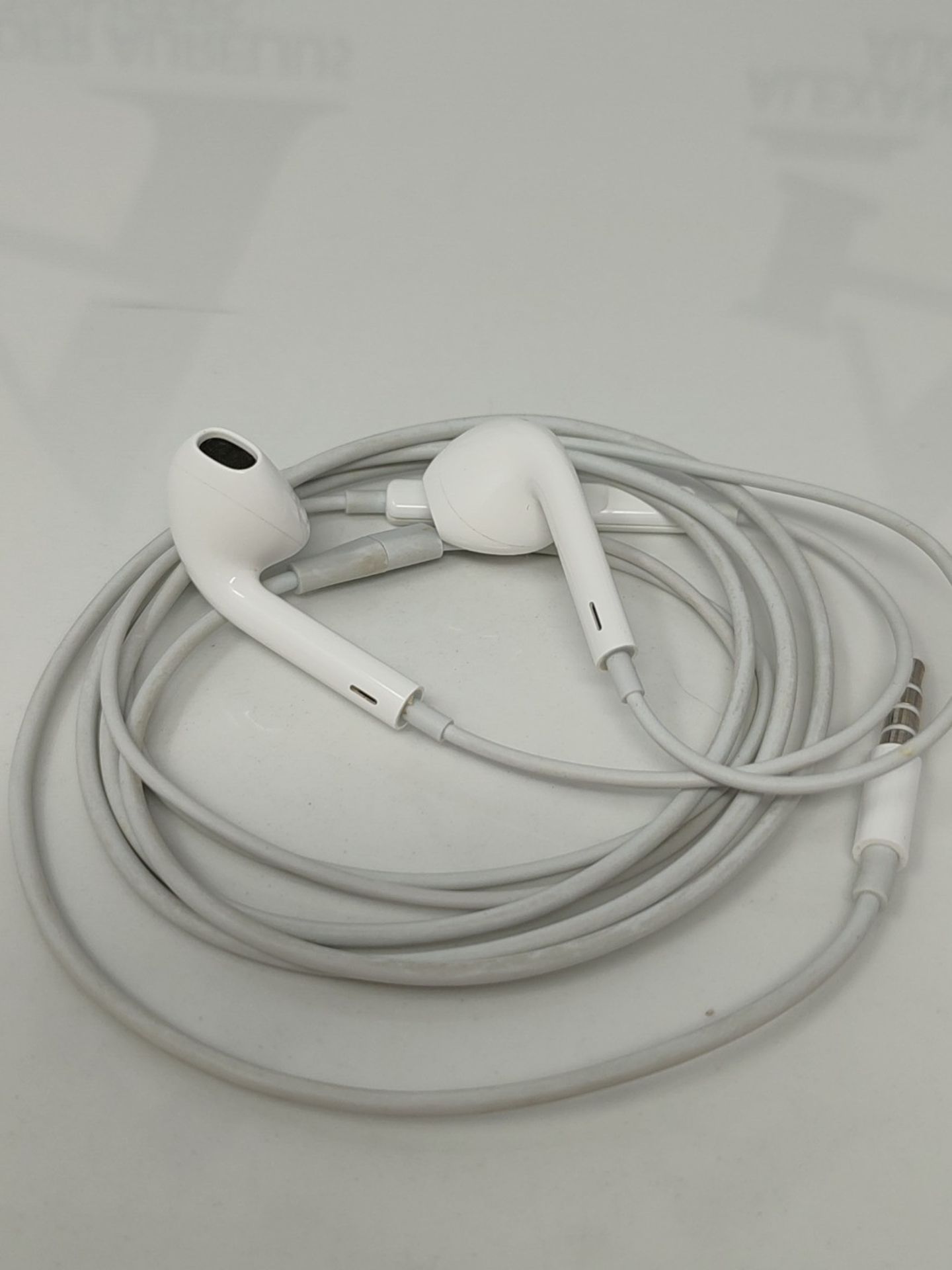 Apple EarPods with Lightning Connector - White - Image 2 of 2