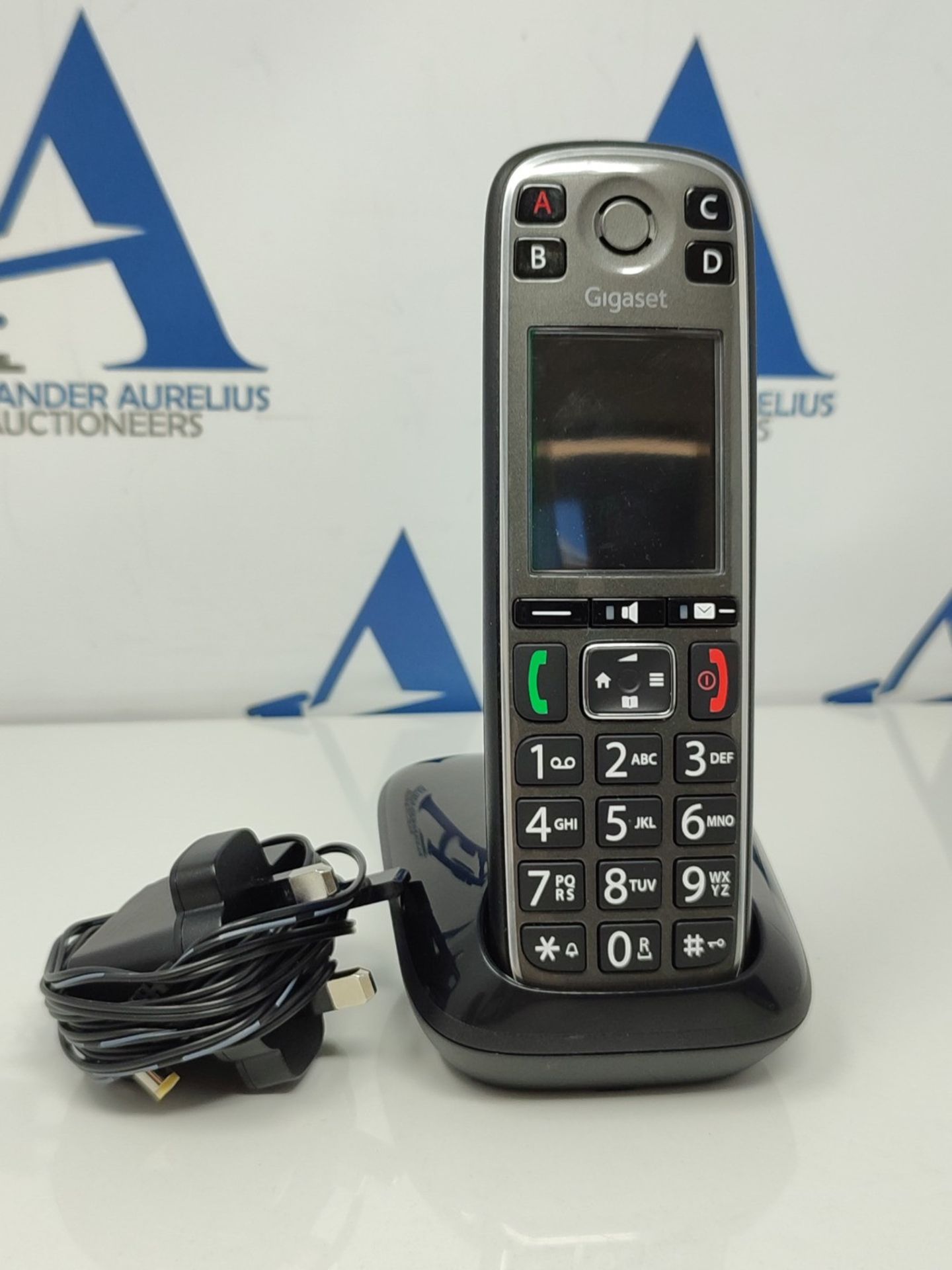 RRP £117.00 Gigaset Life - cordless premium senior phone - talking dialling keys - number & name a - Bild 2 aus 2