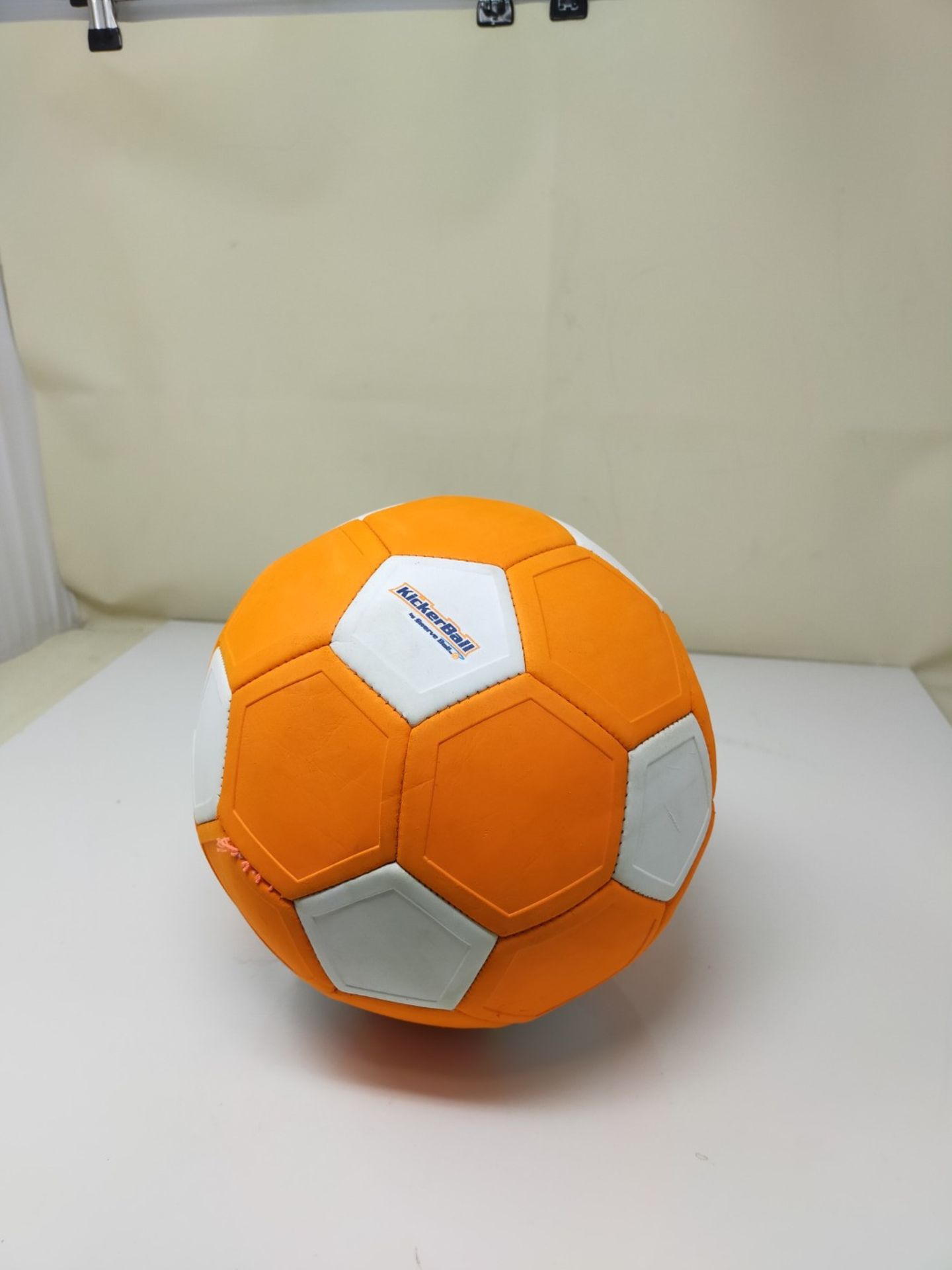 RRP £50.00 KICKER BALL Children's Ballon02 The ball plays like a professional - known from TV, or - Image 3 of 3
