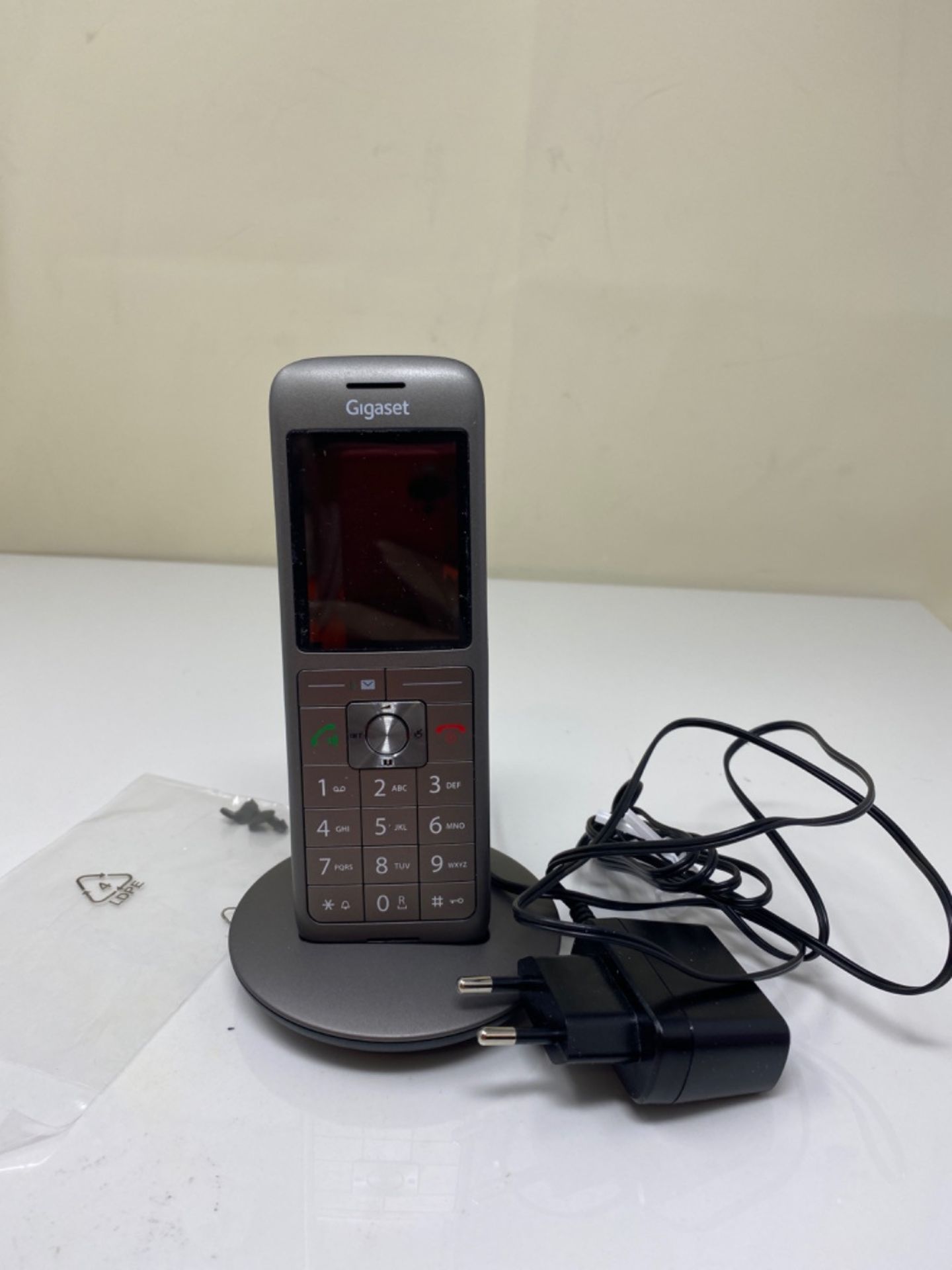 RRP £58.00 TELF Gigaset CL660HX - Cordless extension handset with caller number display - DECTGAP - Image 3 of 3