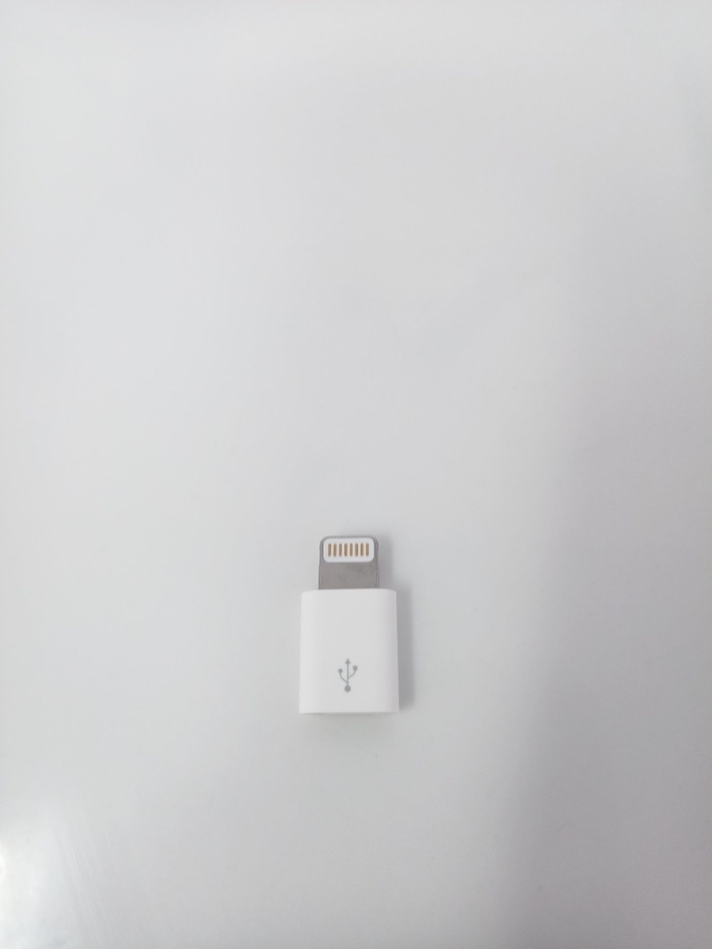 Apple MD820ZM/A micro USB adapter (8-pin) - Bild 3 aus 3