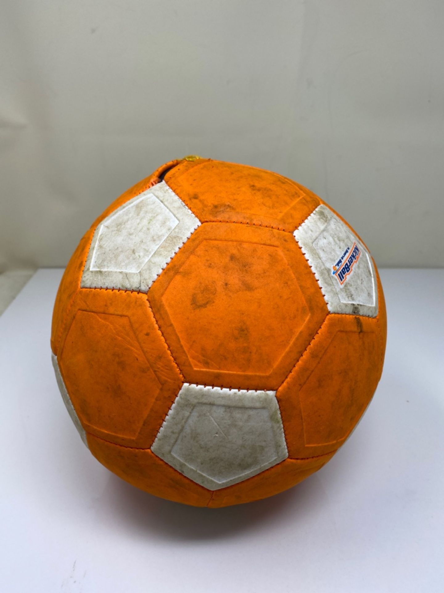 RRP £50.00 KICKER BALL Children's Ballon02 The ball plays like a professional - known from TV, or - Image 2 of 2