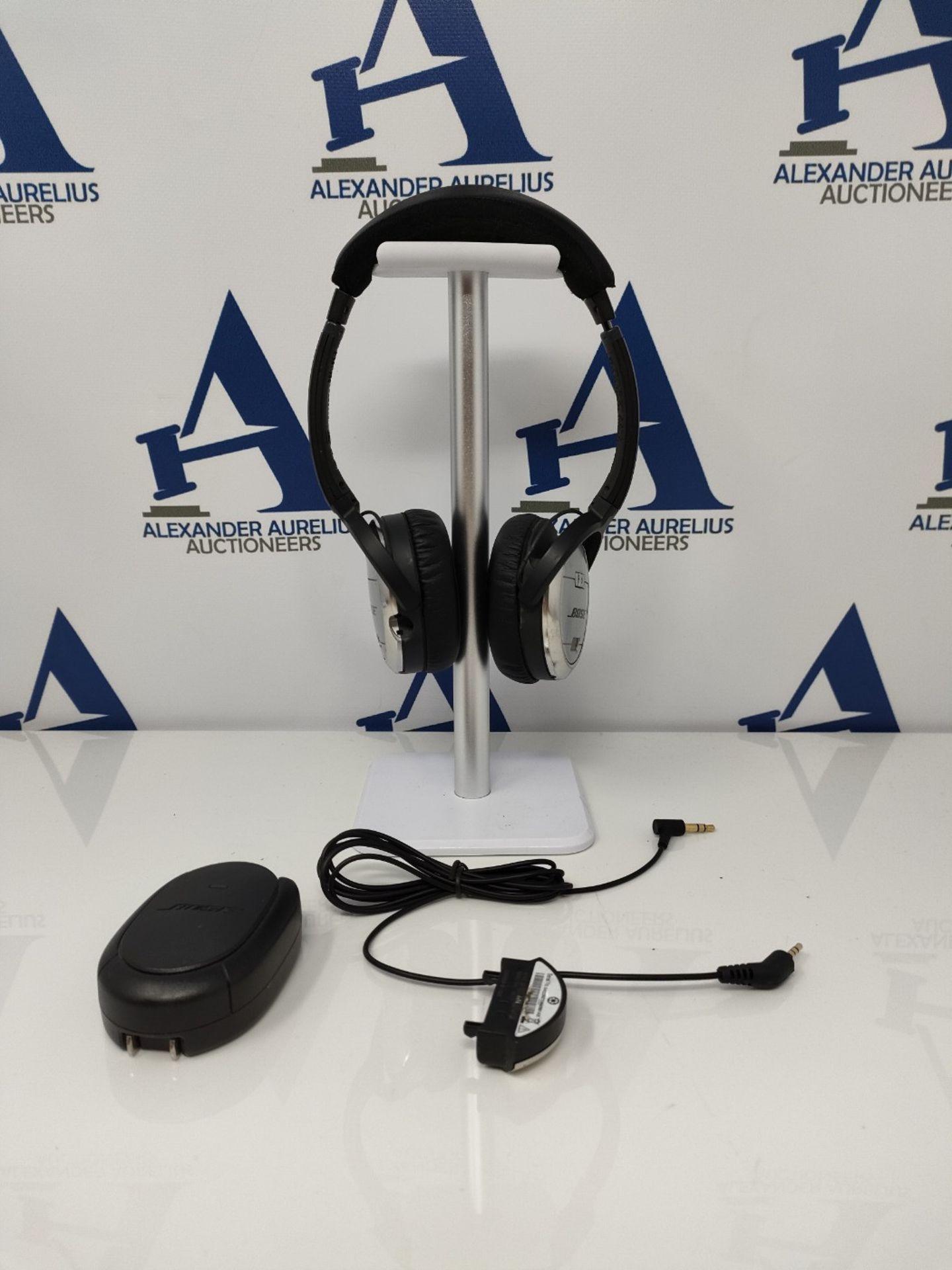 RRP £160.00 Bose Fits QC3 QuietComfort 3 Black Acoustic Noise Cancelling Headphones (40075) - Image 2 of 2