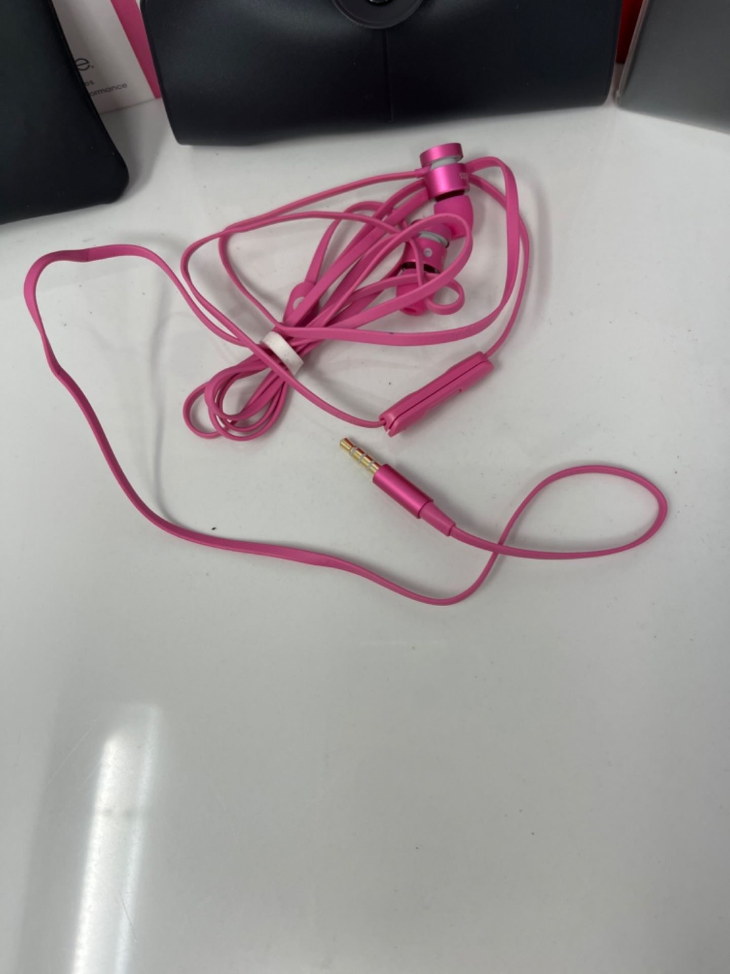 RRP £100.00 urBeats Wired In-Ear Headphone - Pink - Image 3 of 3