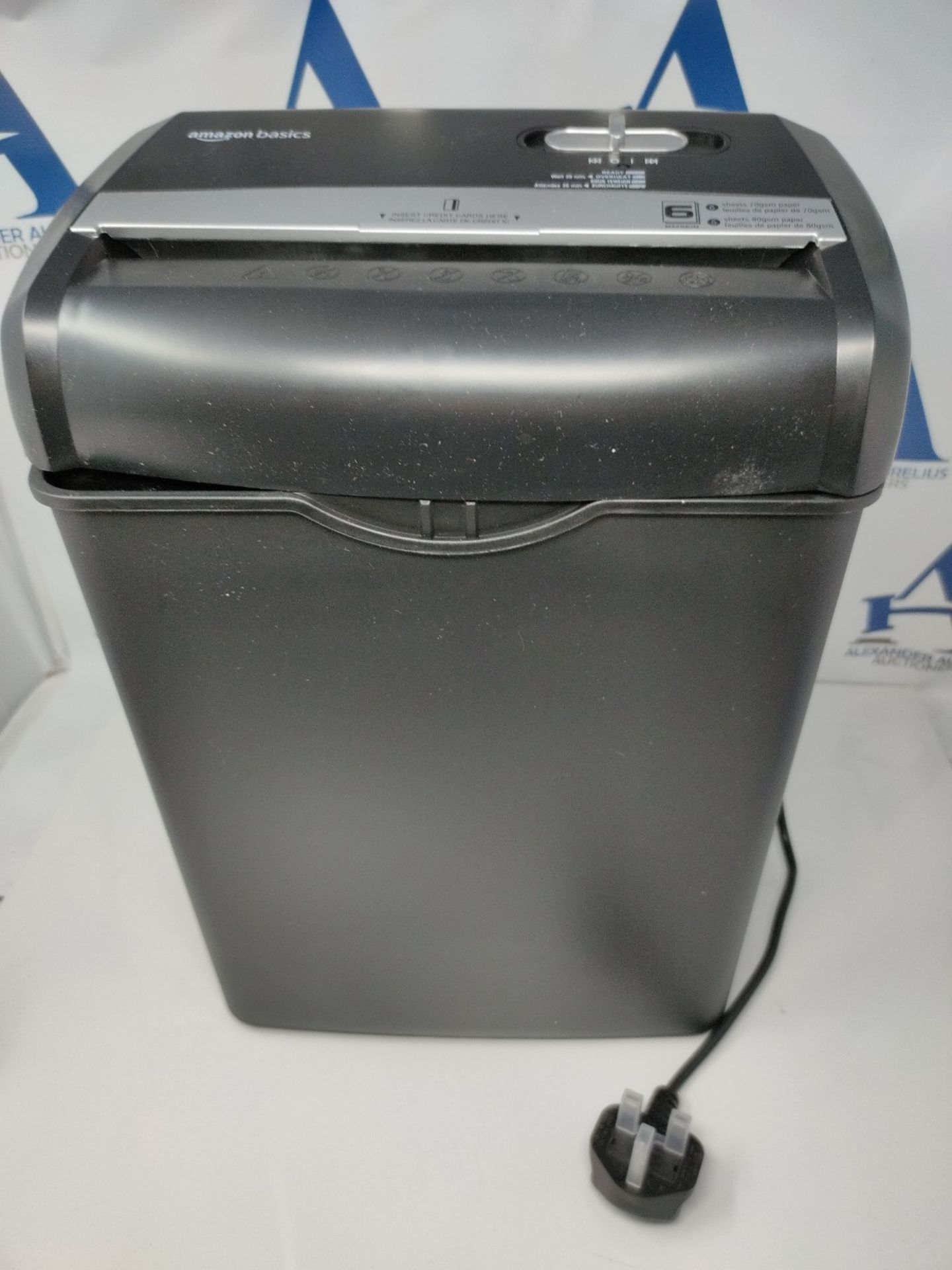 Amazon Basics 5-6 Sheet Cross-Cut Paper and Credit Card Shredder with 14.3L Bin for Bu - Image 2 of 3