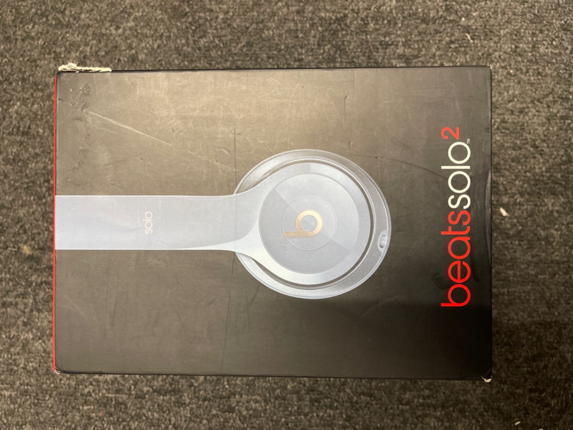 RRP £119.00 [CRACKED] Beats Solo2 On-Ear Headphones - Blue - Image 2 of 3