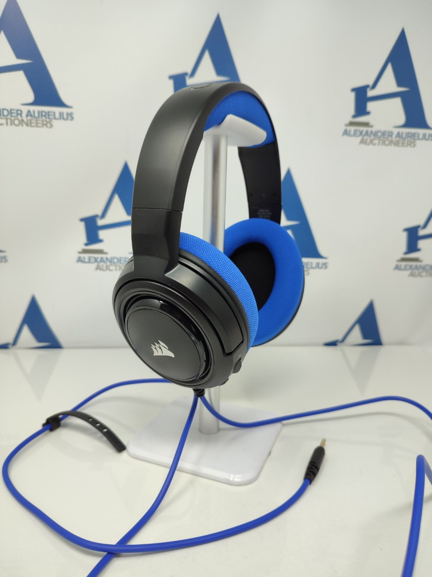 Corsair HS35 Stereo Gaming Headset (Custom 50 mm Neodymium Speakers, Detachable Unidir - Image 2 of 3