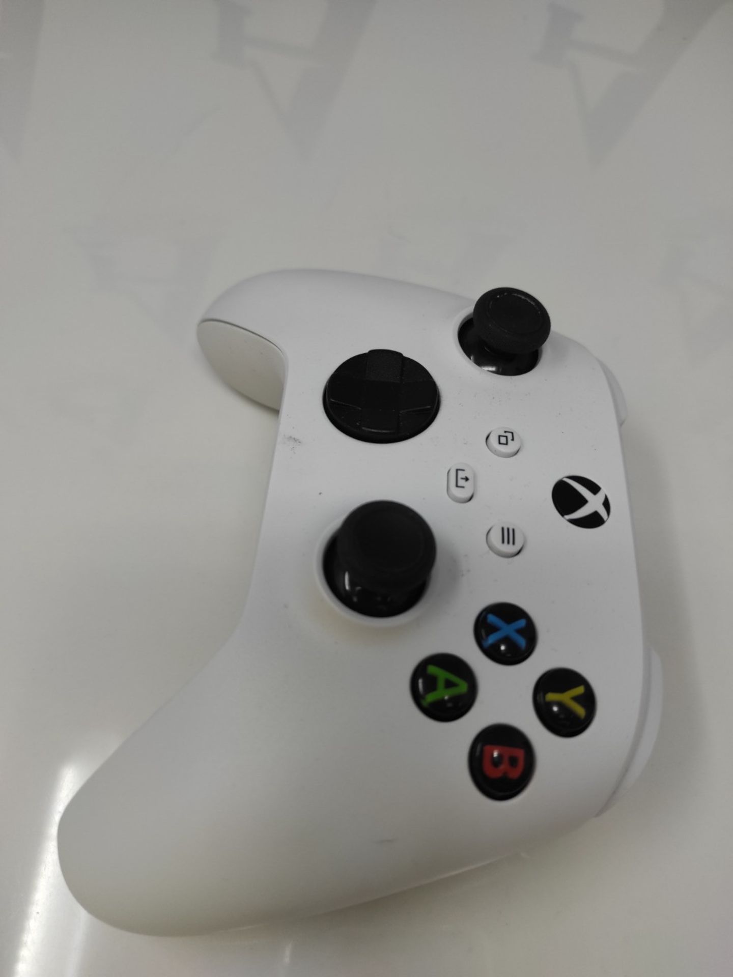 RRP £55.00 Xbox Wireless Controller, White - Image 2 of 2