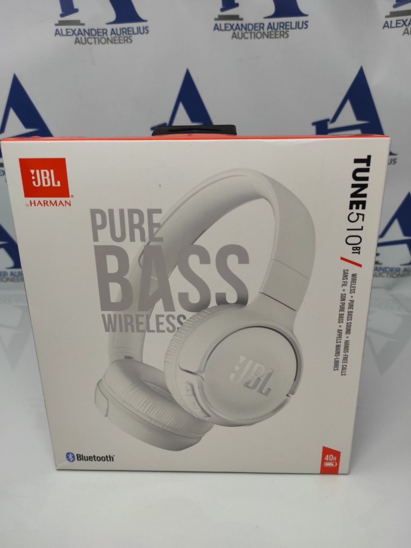 JBL Tune 510BT - Bluetooth over-ear headphones in white - foldable headphones with han - Image 2 of 3