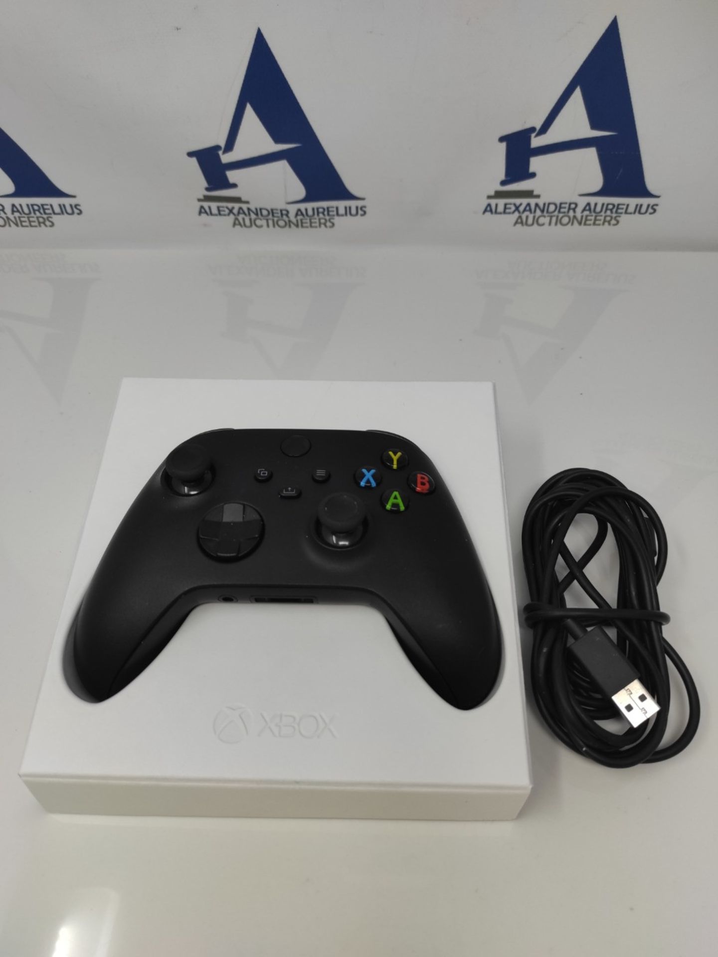 RRP £59.00 Microsoft Wireless Controller for Xbox, Carbon Black + USB-C cable - Image 3 of 3