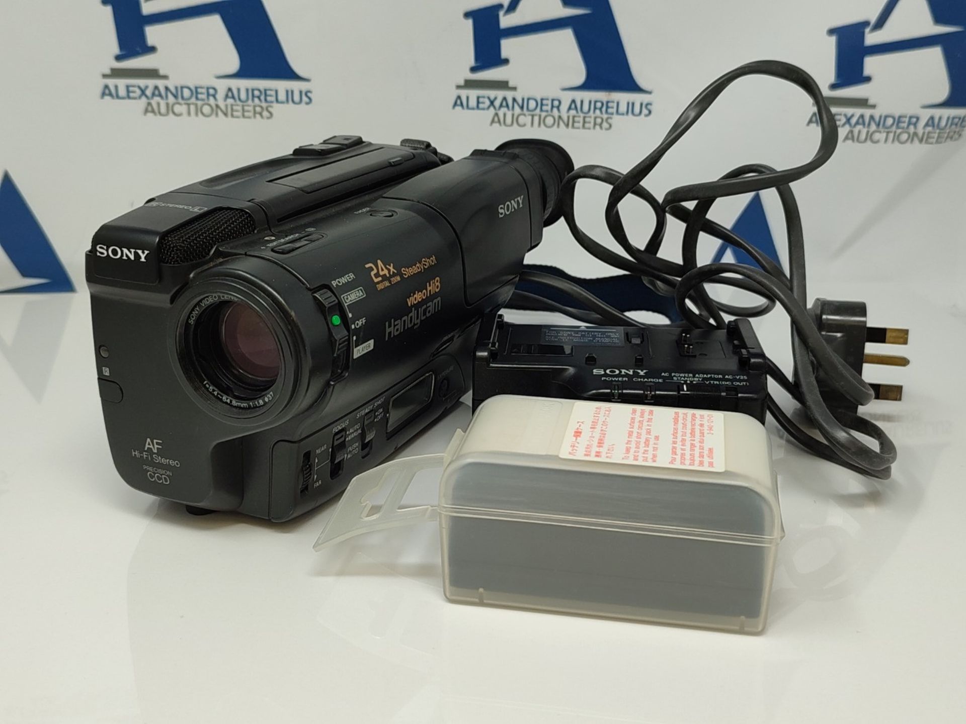 Sony Handycam CCD-TR750E Hi8 Video 8 Handycam Camcorder