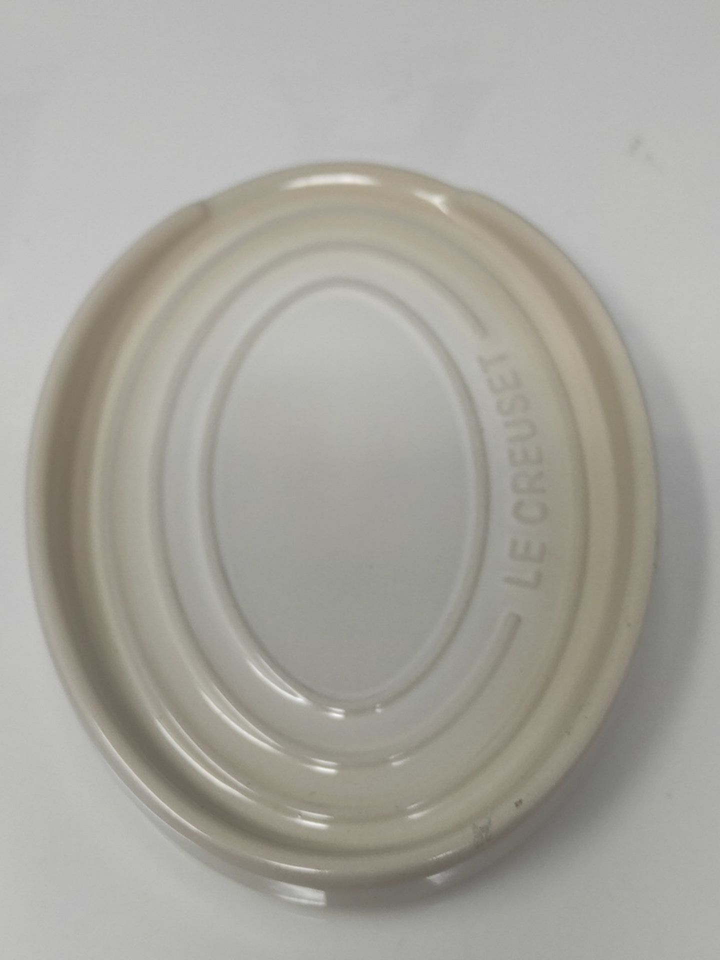 Le Creuset Stoneware Oval Spoon Rest Meringue - Image 2 of 2