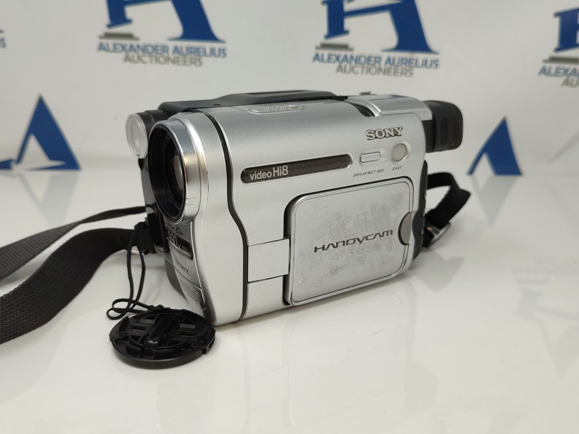 Sony CCD-TRV138 Hi-8 Handycam Analog Camcorder - Image 2 of 2