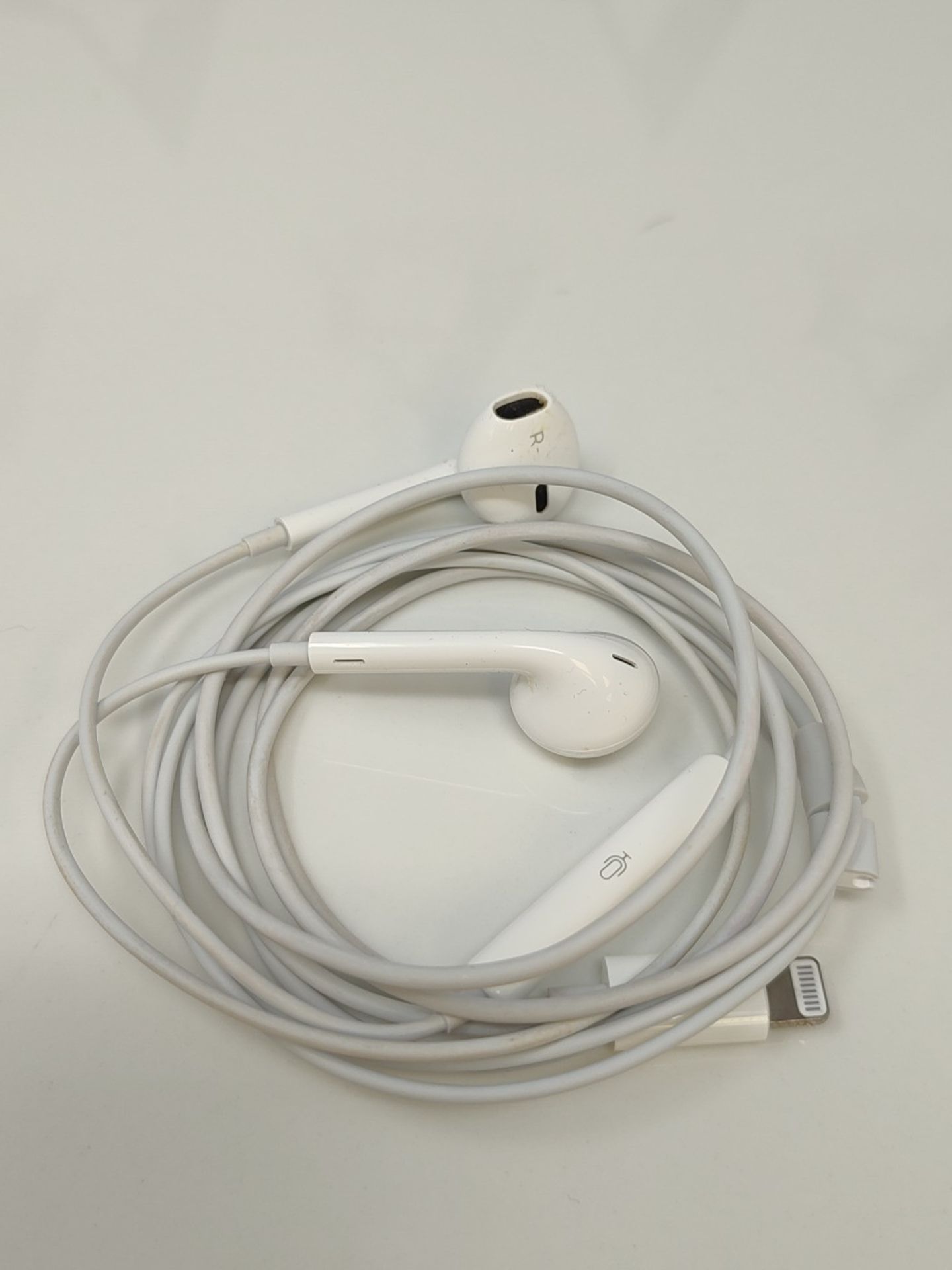 Apple EarPods with Lightning connector - Image 3 of 3