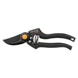 Fiskars Professional Bypass Garden Scissors, Teflon-Coated Blade, 1001530