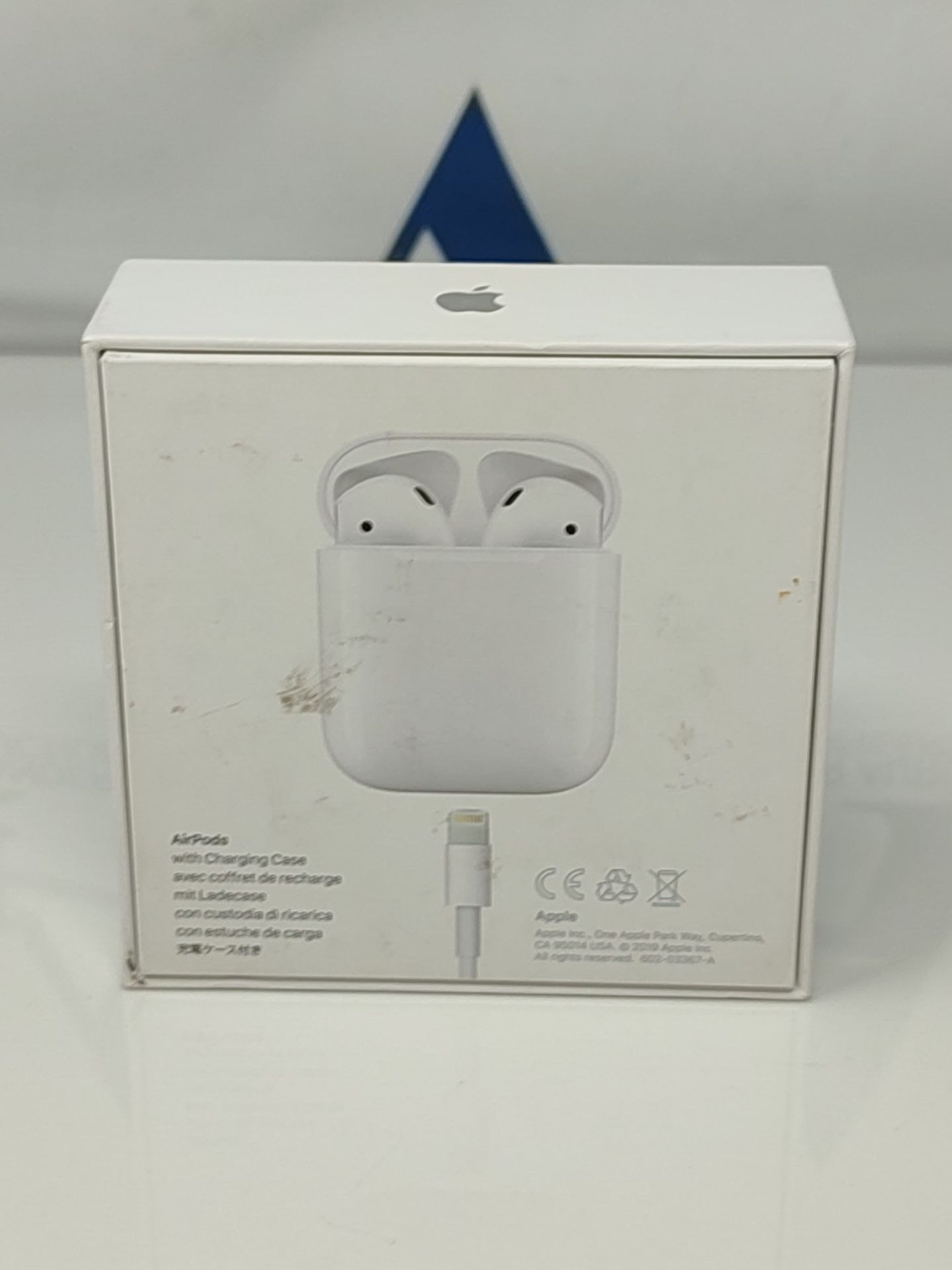 RRP £129.00 Apple AirPods (1st Gen) with charging case - Image 2 of 2