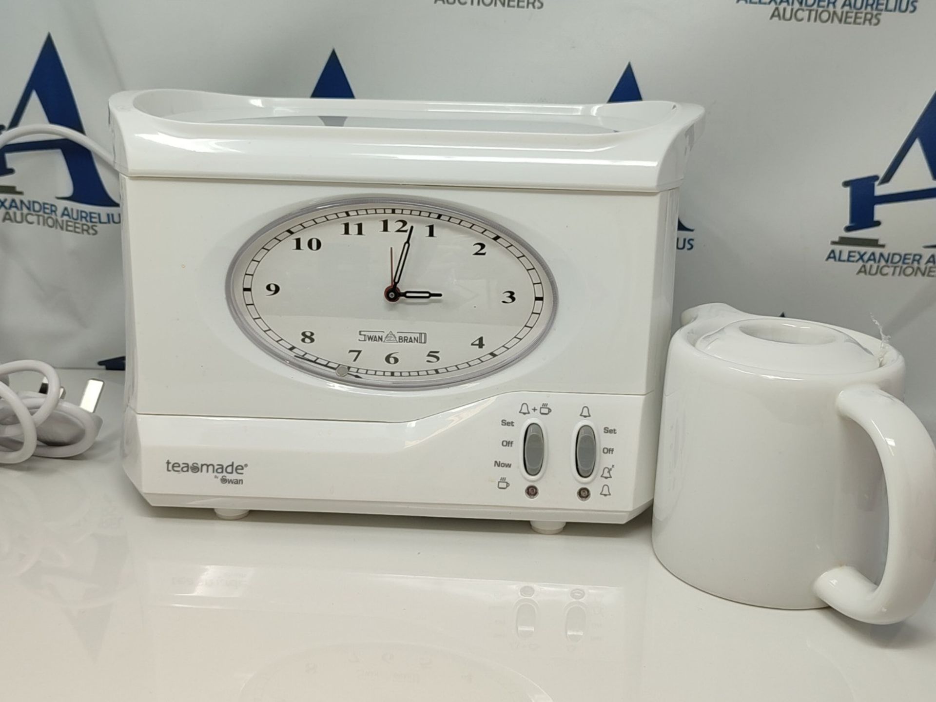 RRP £65.00 Swan Vintage Teasmade - Rapid Boil with Clock and Alarm, Featuring a Clock Light with - Image 2 of 2