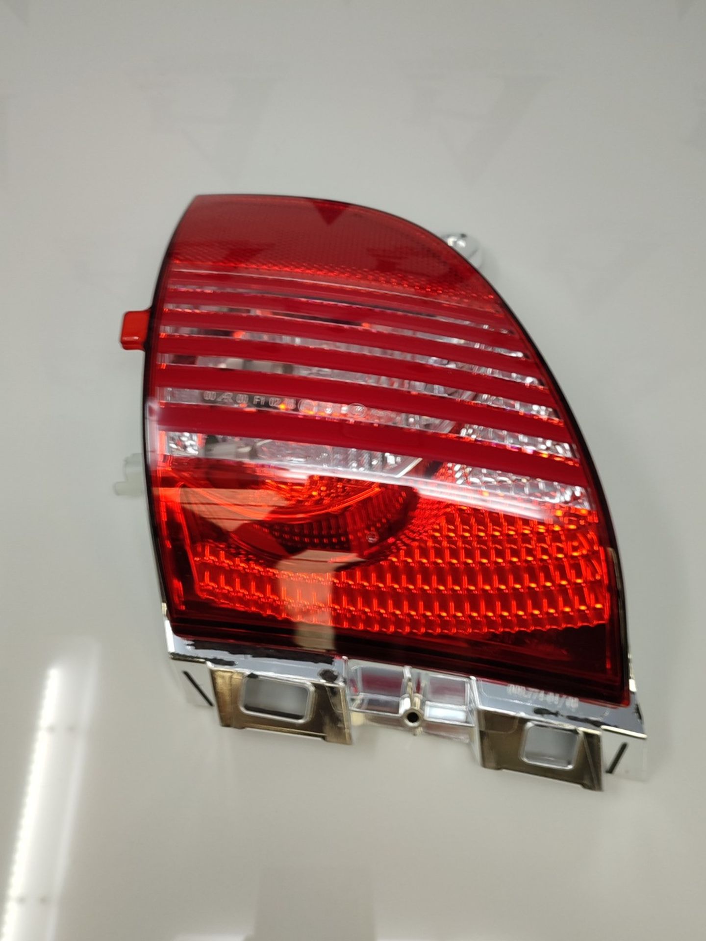 RRP £73.00 HELLA 2ZR 009 774-121 Rear light - lower part - right - for Peugeot 2008 I (Cu_) and o - Bild 3 aus 3