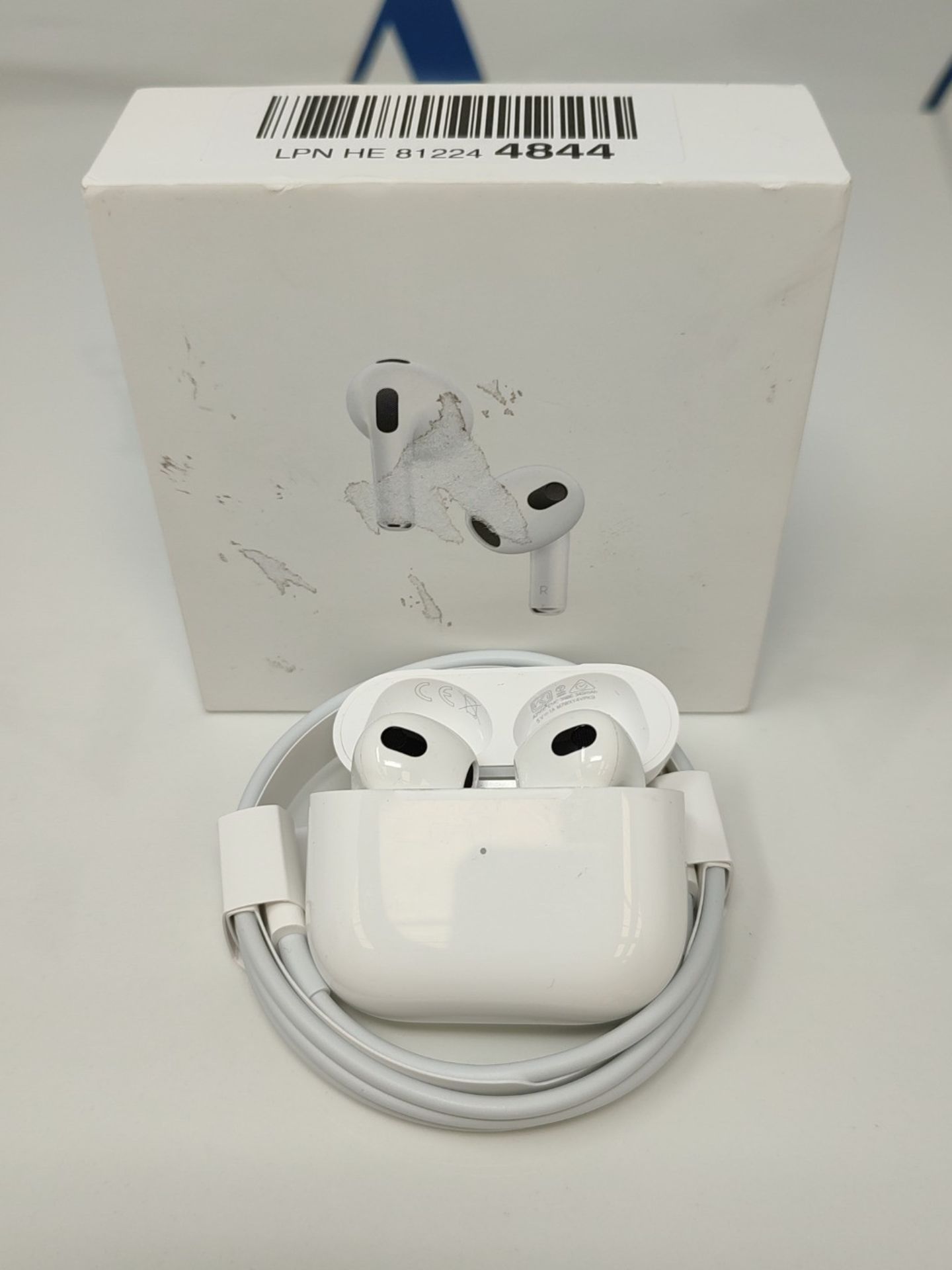 RRP £178.00 Apple AirPods (3rd Generation) with MagSafe Charging Case (2022) - Image 2 of 3