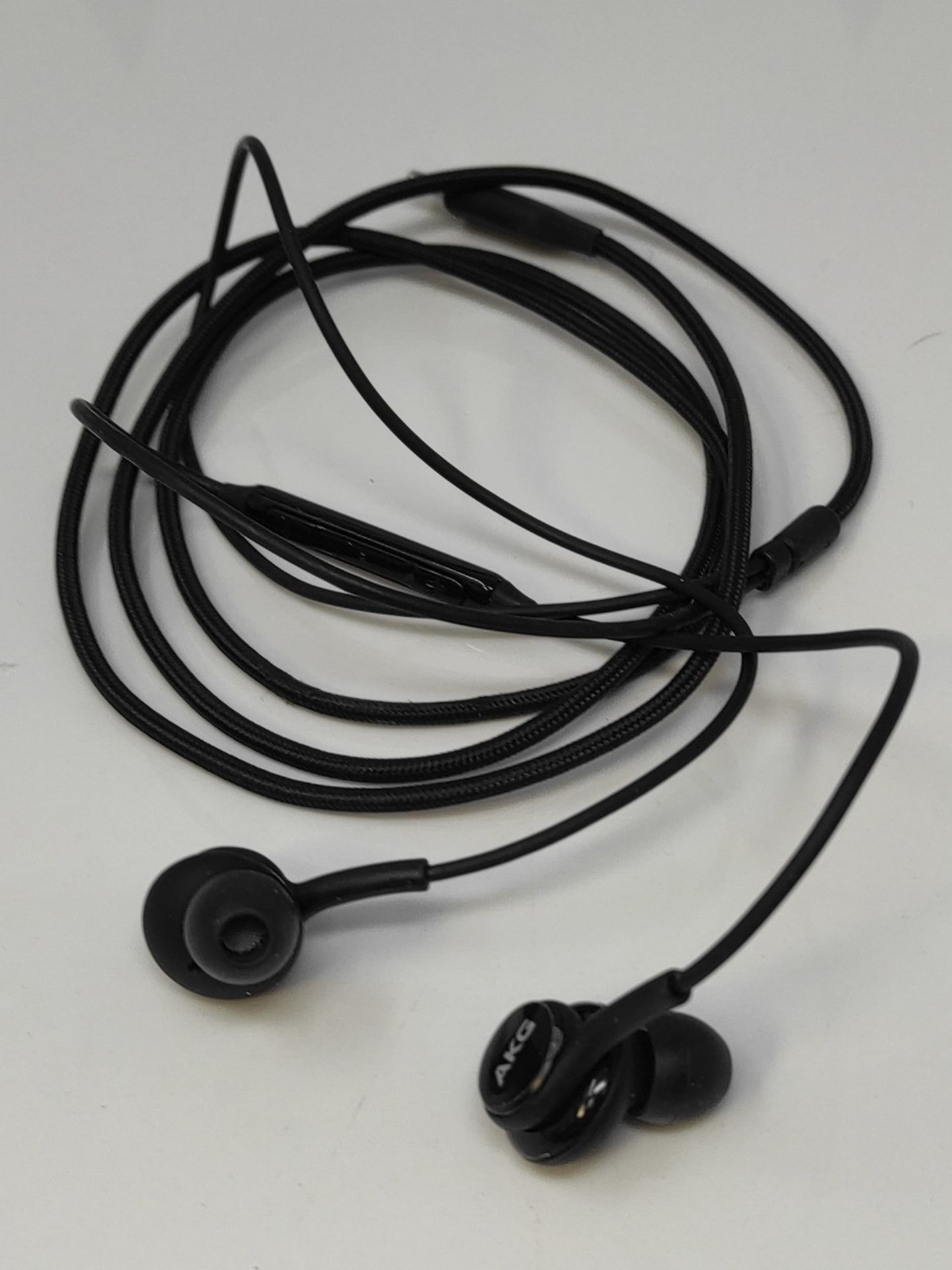 Samsung USB Type-C Earphones EO-IC100, Sound by AKG, black. - Image 2 of 2