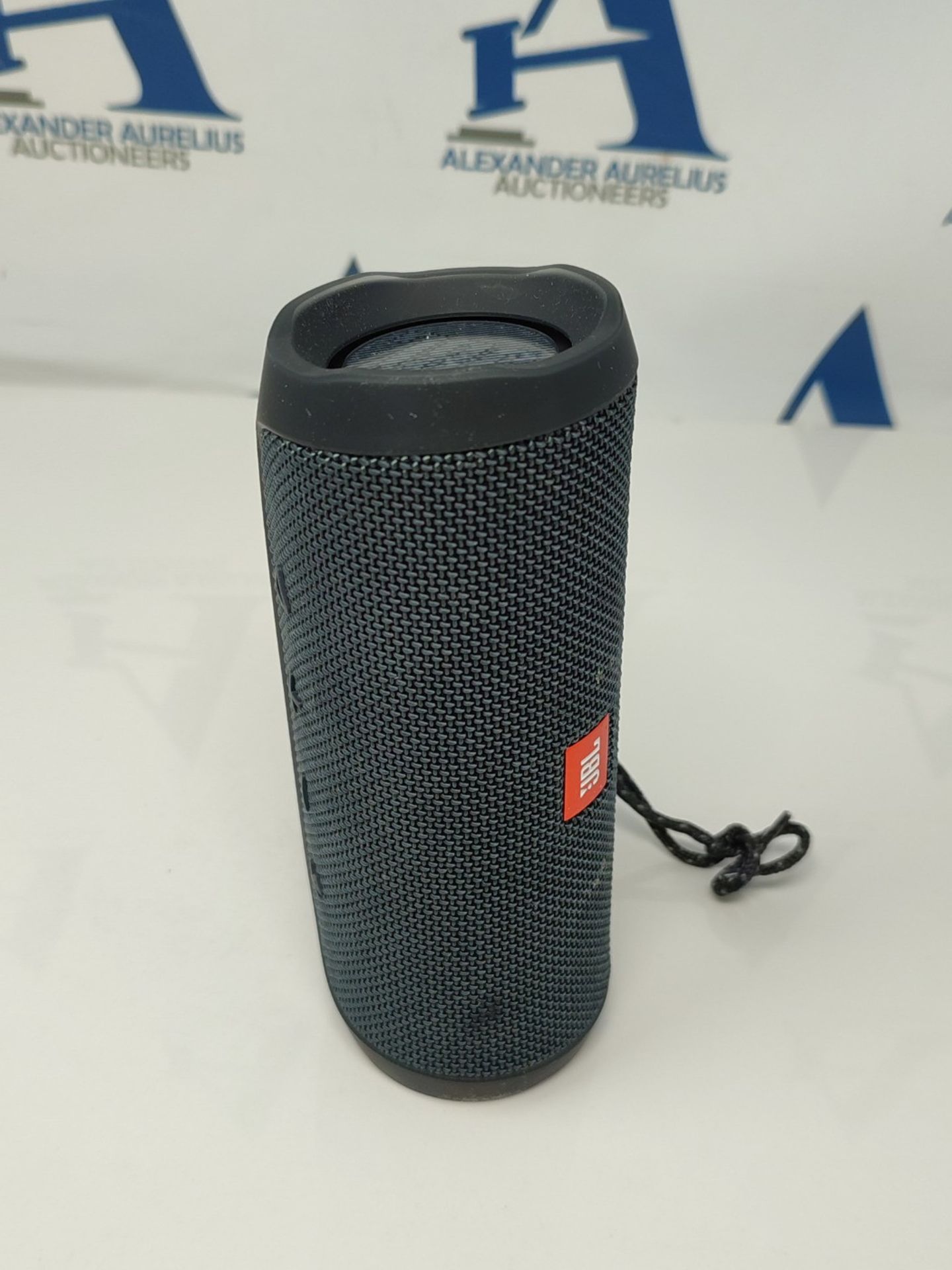 RRP £89.00 JBL Flip Essential 2 Portable Bluetooth Speaker with Rechargeable Battery, IPX7 Waterp - Image 3 of 3