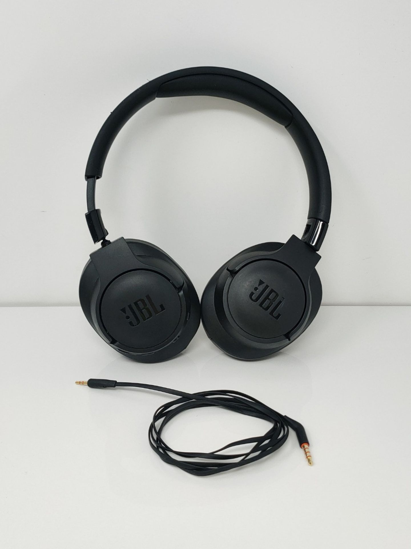 RRP £95.00 [CRACKED] JBL Tune 750 BTNC Wireless Over-Ear Bluetooth Headphones with active noise c - Image 2 of 3