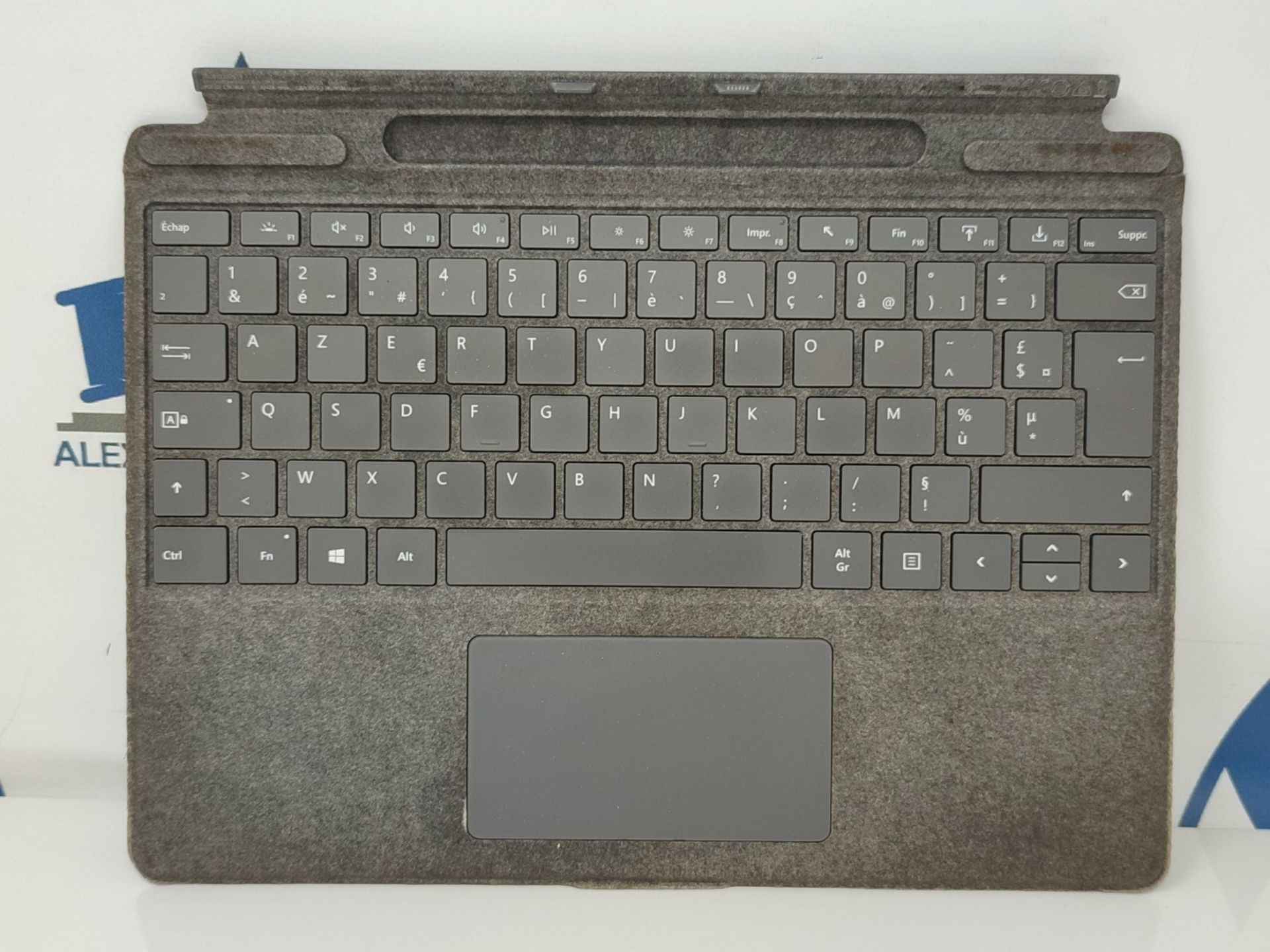 RRP £136.00 Microsoft Surface Signature Keyboard, Platinum, compatible with Surface Pro 8, Pro 9, - Image 2 of 4
