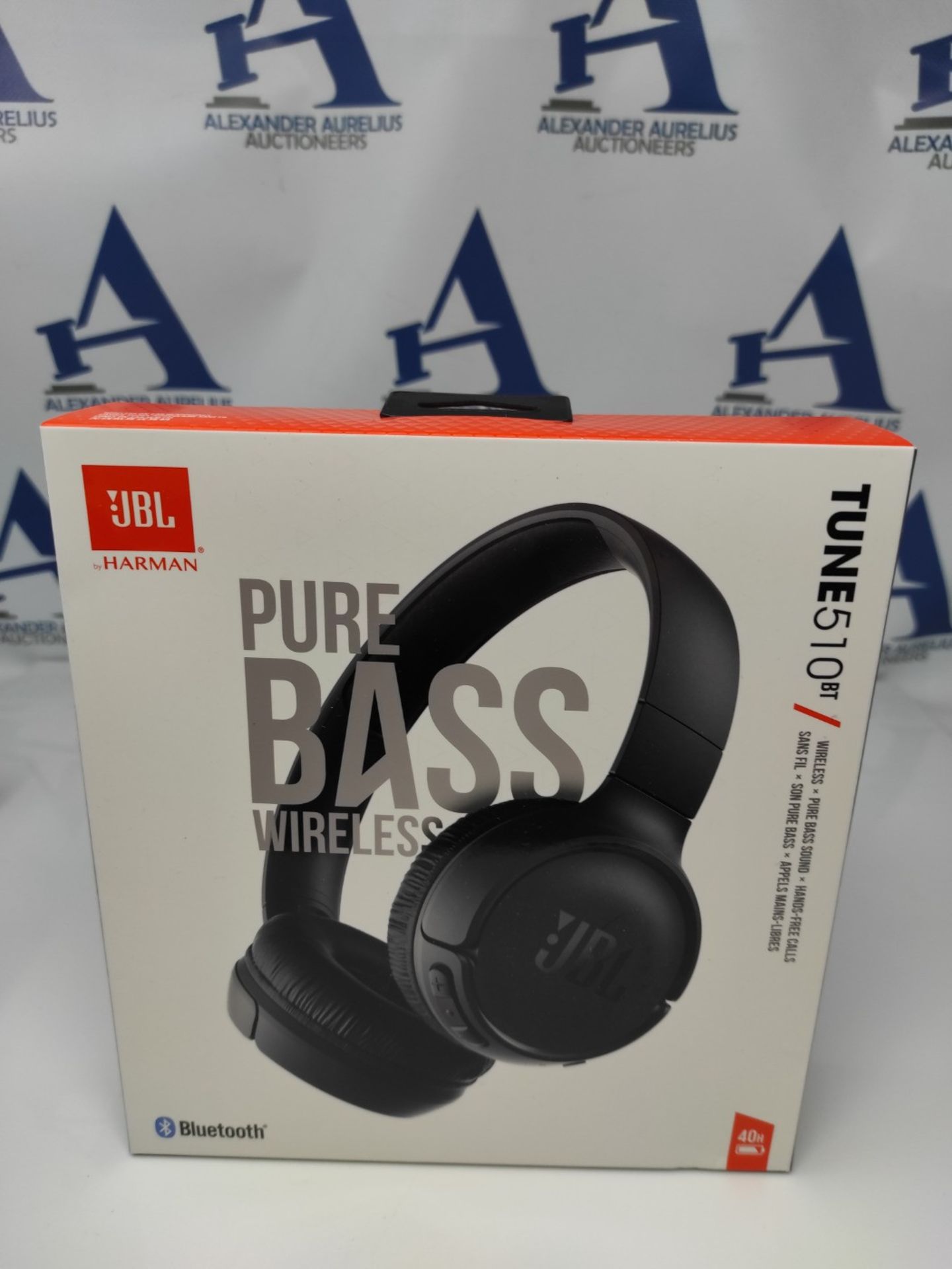 JBL Tune 510BT - Bluetooth Over-Ear Headphones in Black - Foldable headphones with han - Image 5 of 6