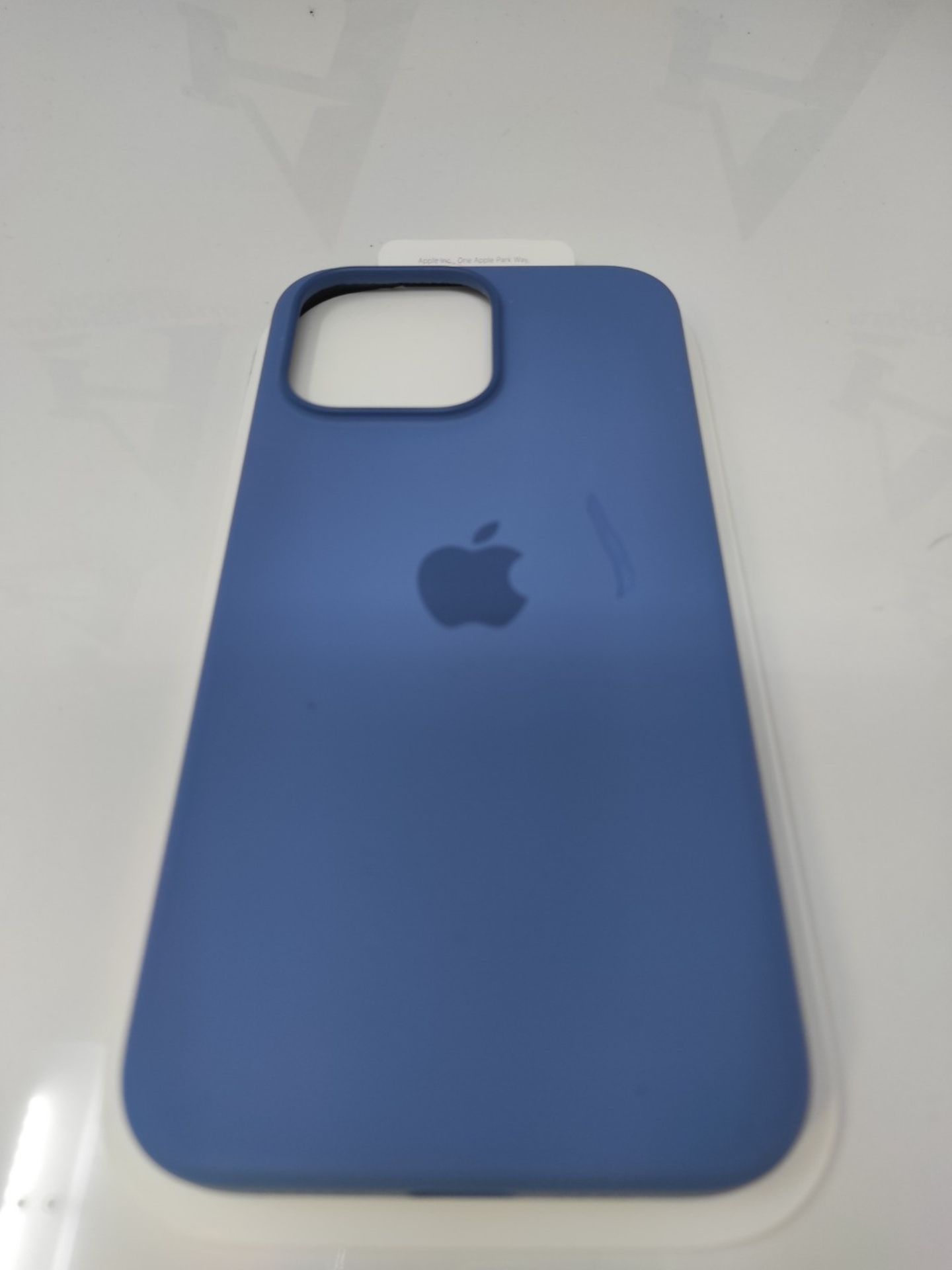 Apple MagSafe silicone case for iPhone 15 Pro Max - Winter Blue - Image 6 of 6