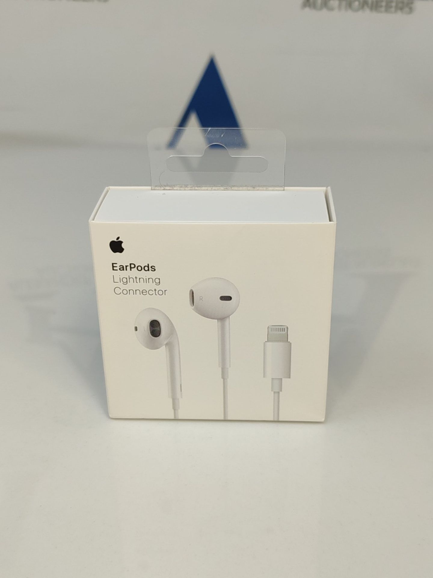 Apple EarPods with Lightning connector - Image 2 of 6