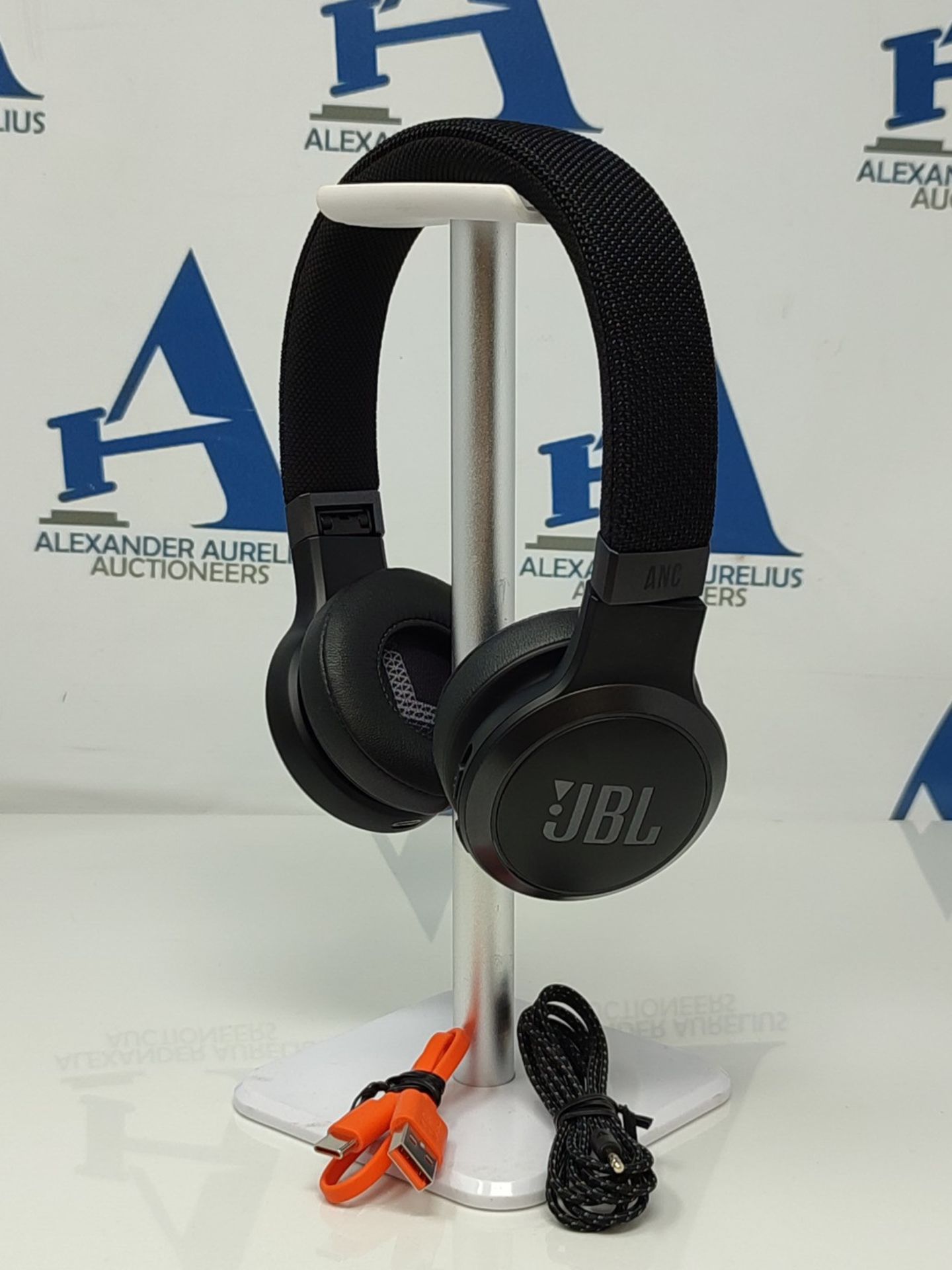RRP £93.00 JBL Live 460NC wireless On-Ear Bluetooth headphones in black - with noise-cancelling a - Image 3 of 6