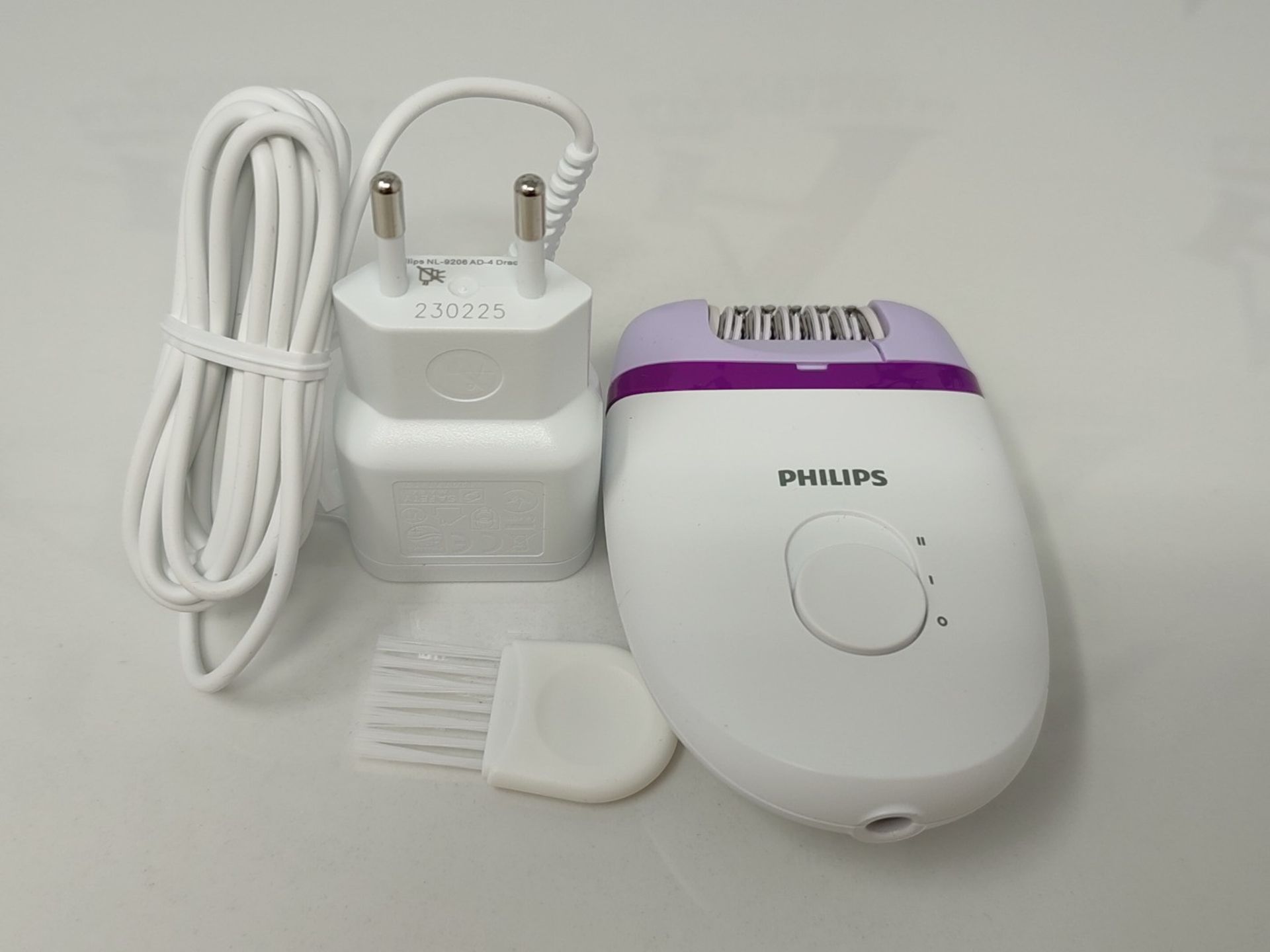 Philips Satinelle Essential Epilator with 21 attachments and 2 speed settings (model B - Image 3 of 6