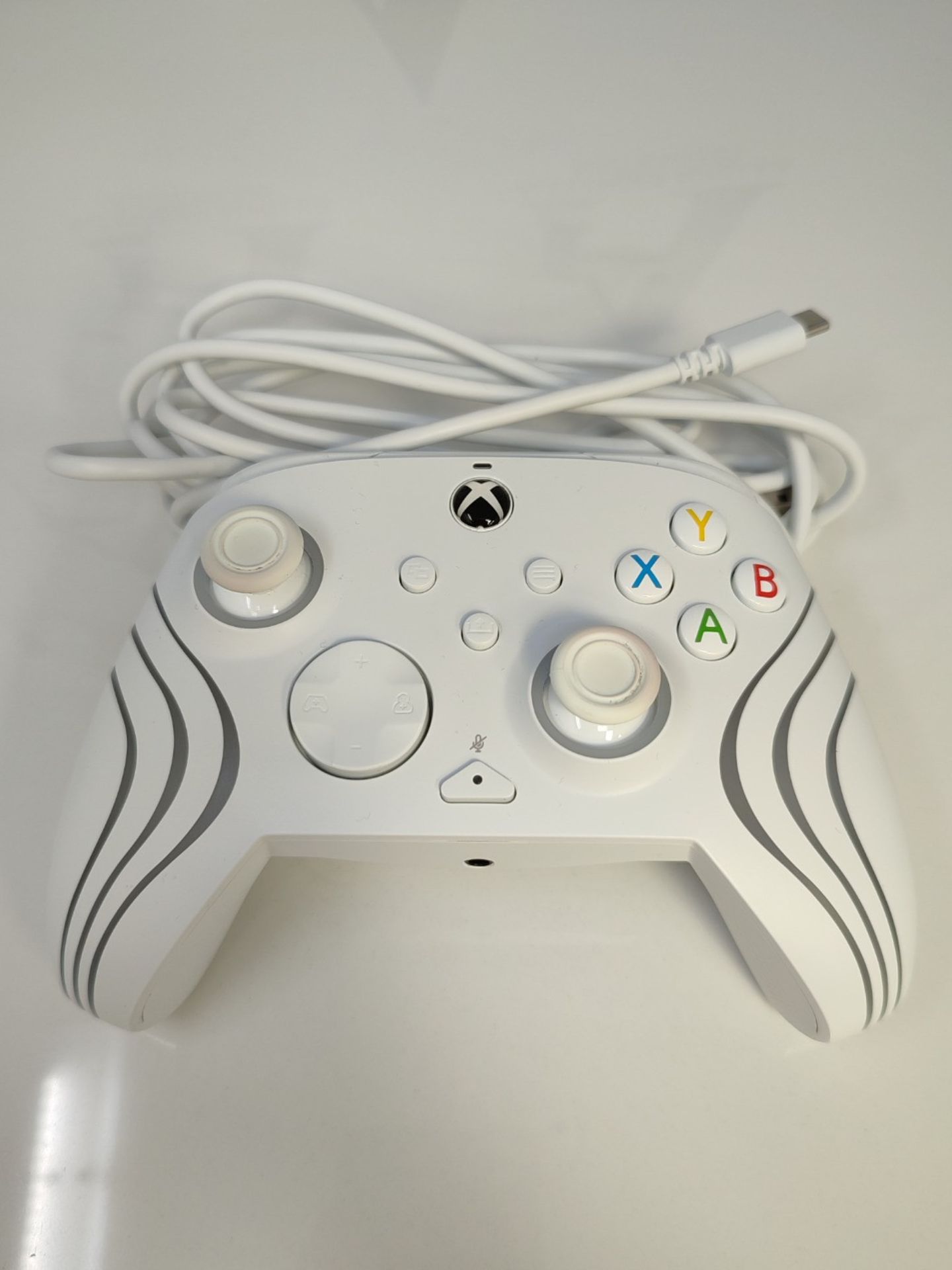 PDP AFTERGLOW XBX WAVE WIRED Controller in white for Xbox Series X|S, Xbox One, Offici - Image 3 of 3