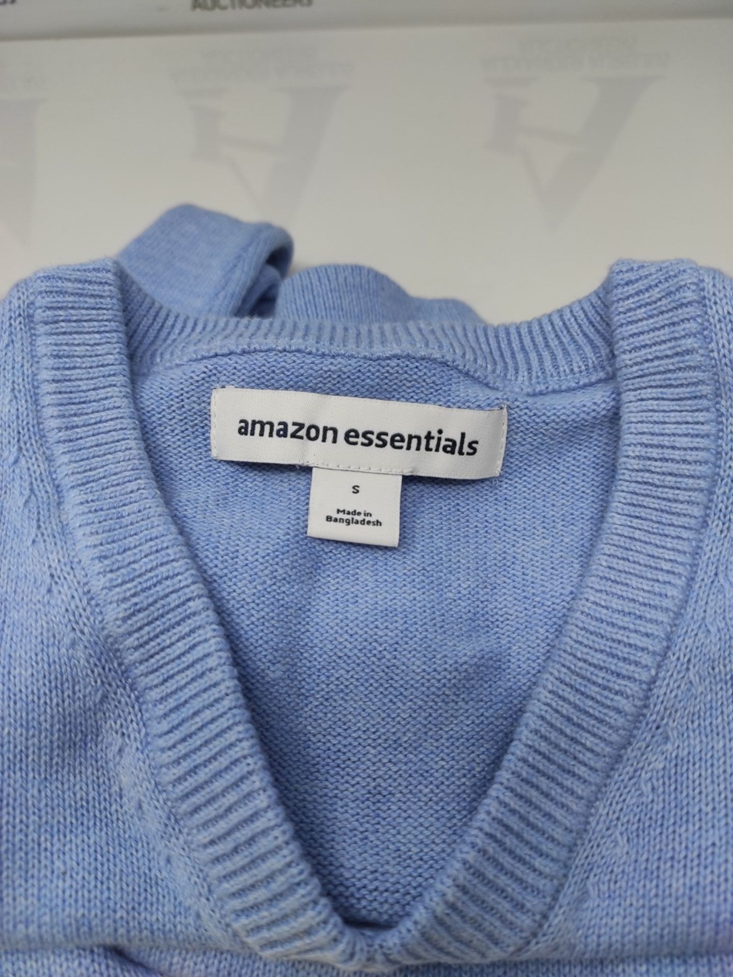 Amazon Essentials Men's V-Neck Sweater, small - Image 2 of 2
