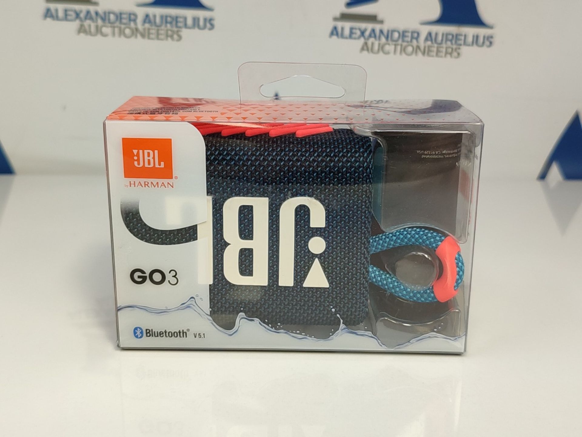 JBL GO 3 wireless, portable Bluetooth speaker with integrated loop for on the go, USB - Image 2 of 3