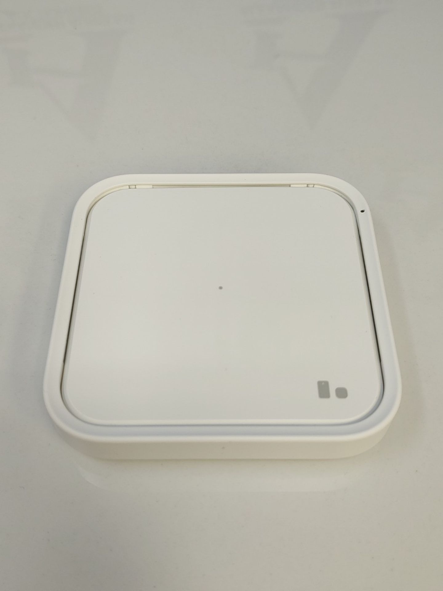 Samsung Wireless Charger Pad with fast charging adapter EP-P2400T - Image 3 of 3