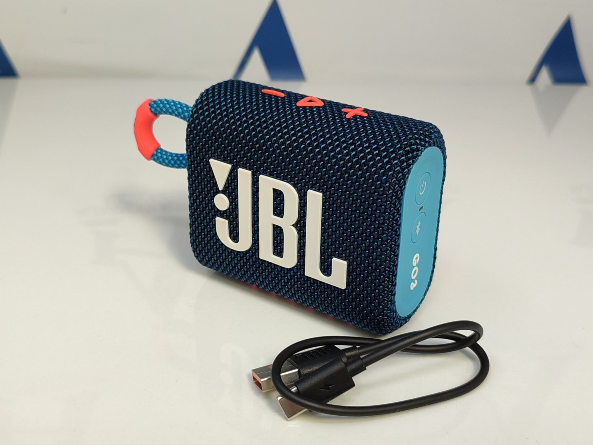 JBL GO 3 wireless, portable Bluetooth speaker with integrated loop for on the go, USB - Image 3 of 3