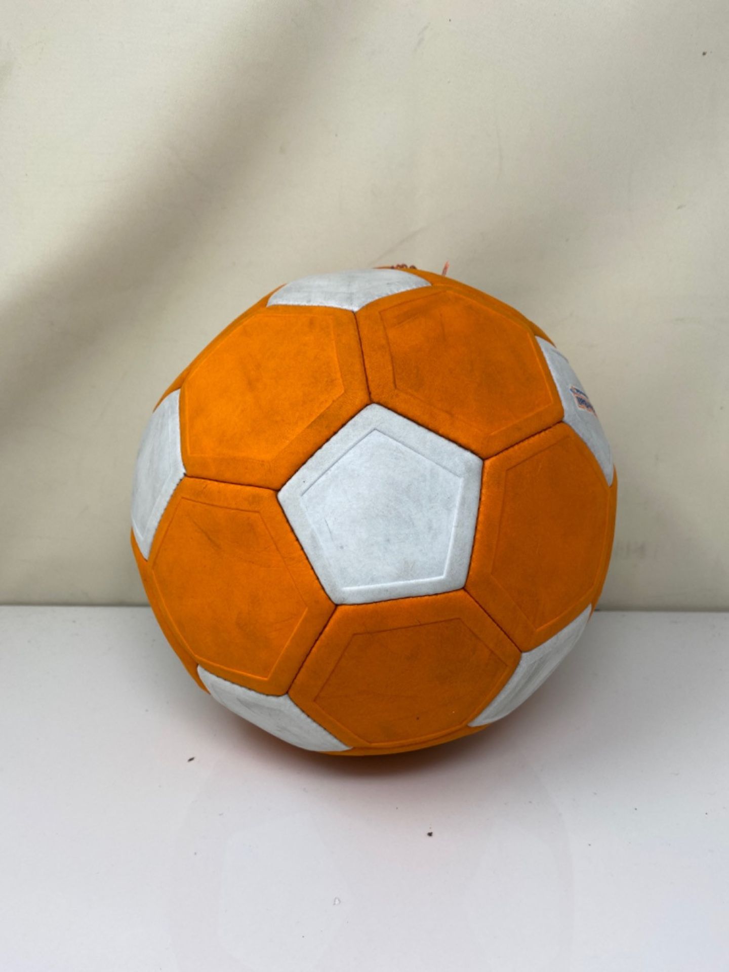 RRP £50.00 KICKER BALL Children's Ballon02 The ball plays like a professional - known from TV, or - Image 3 of 3